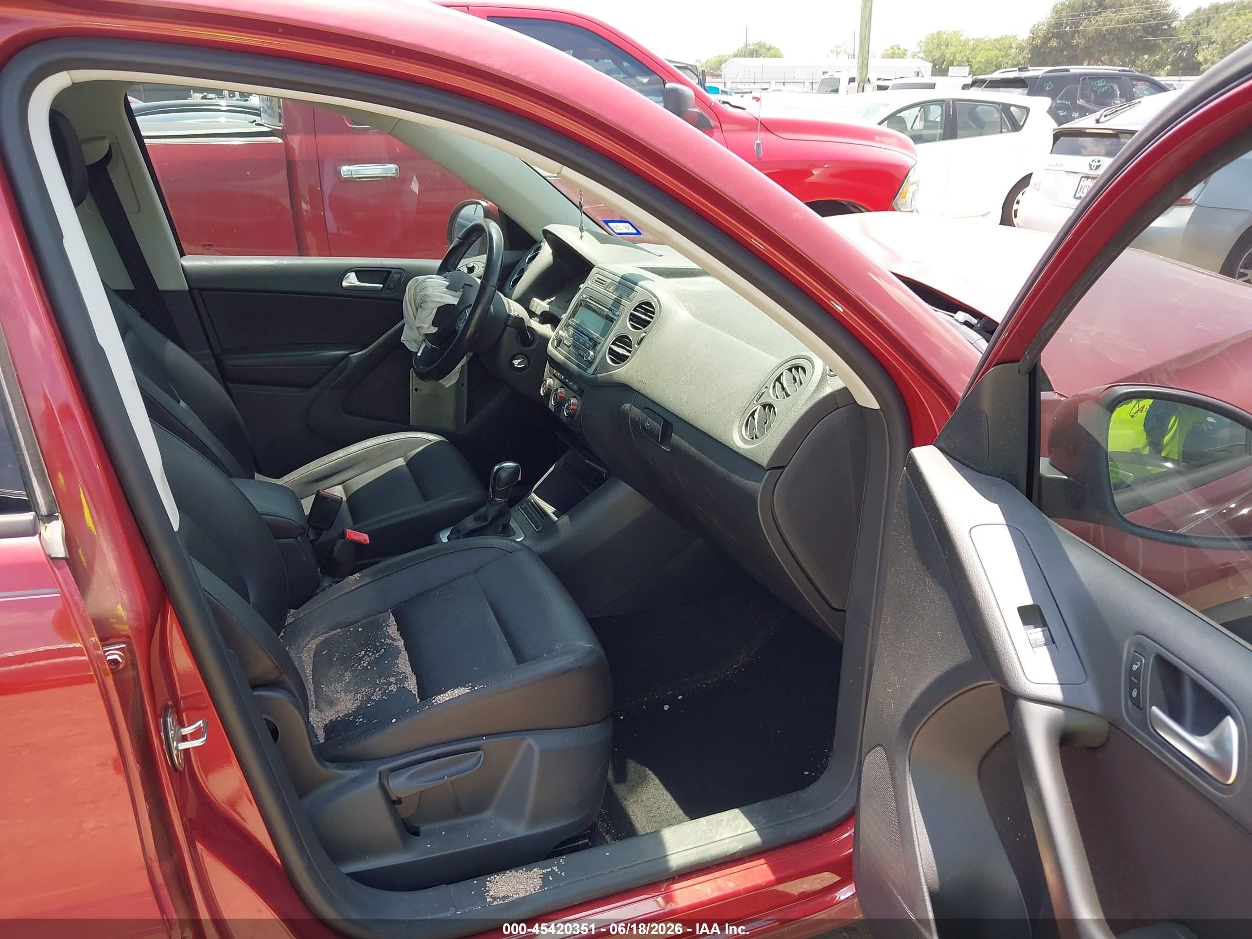 2014 Volkswagen Tiguan Se Maroon vin: WVGAV3AX9EW108569