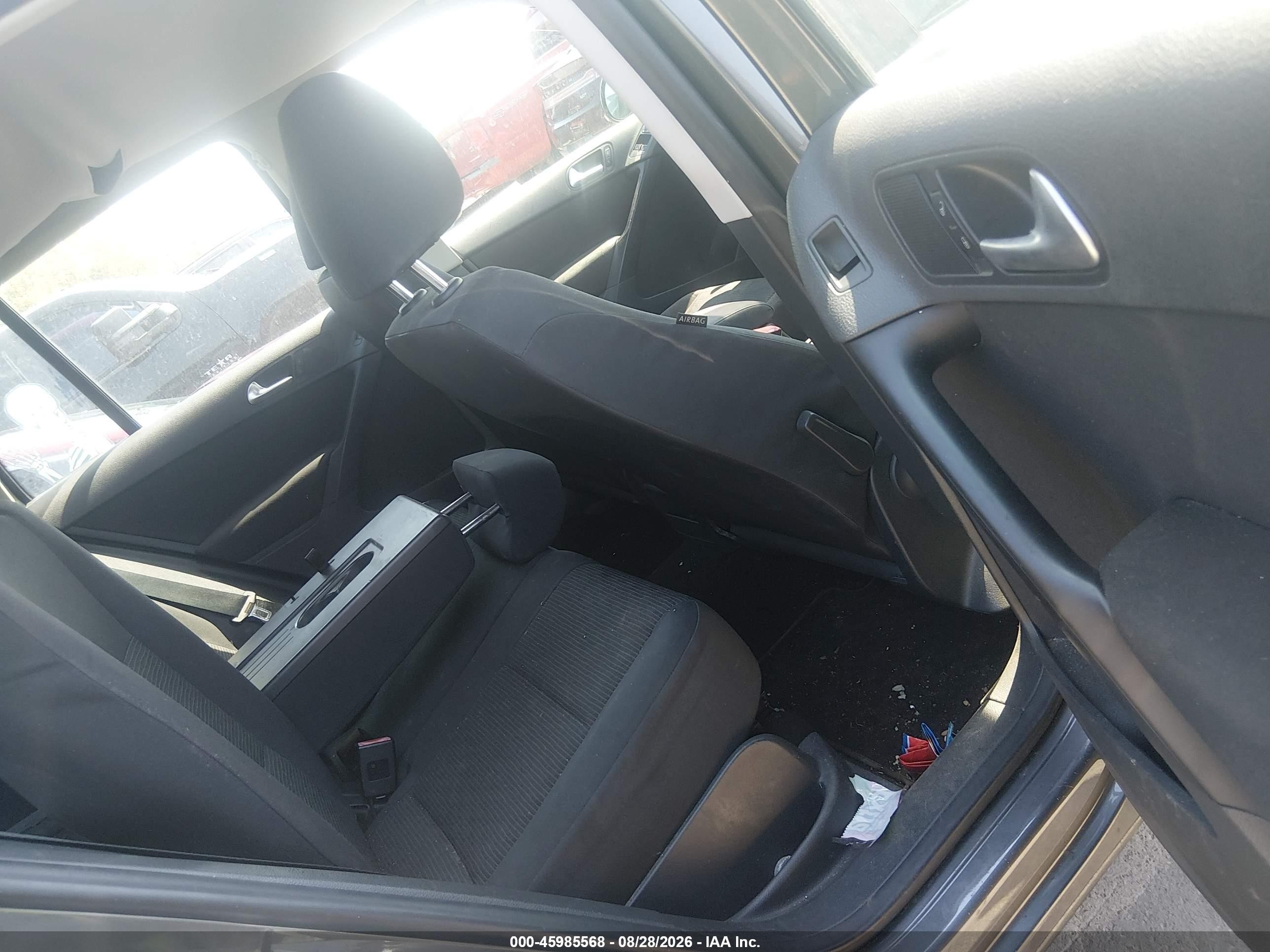 2014 Volkswagen Tiguan S Gray vin: WVGAV3AX9EW588046
