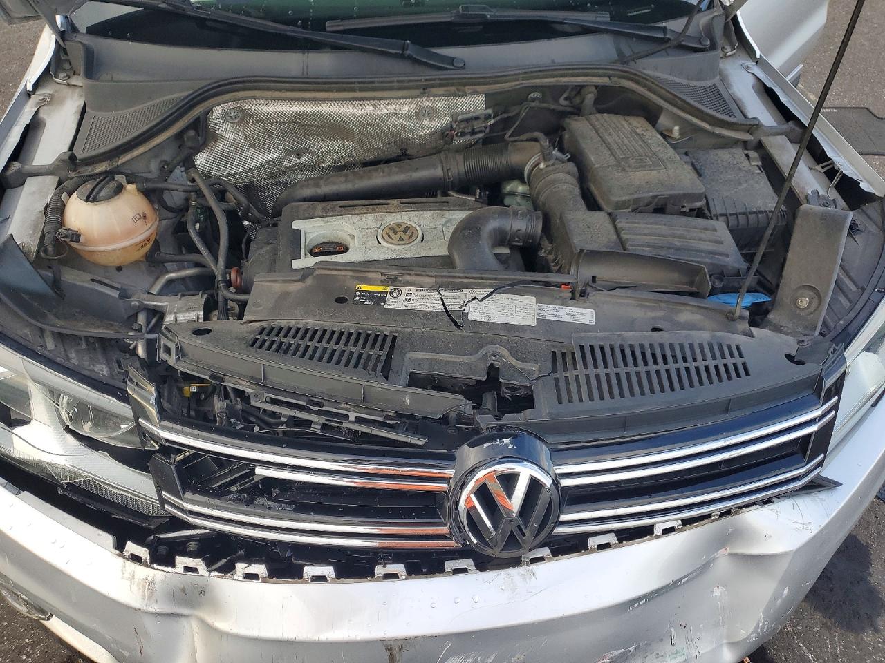 2013 Volkswagen Tiguan S Silver vin: WVGAV3AXXDW068047