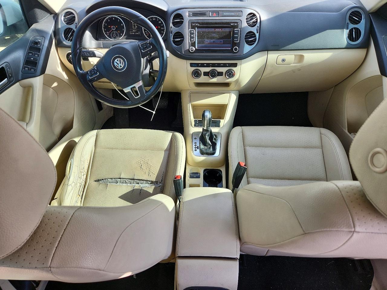 2013 Volkswagen Tiguan S White vin: WVGAV3AXXDW560464