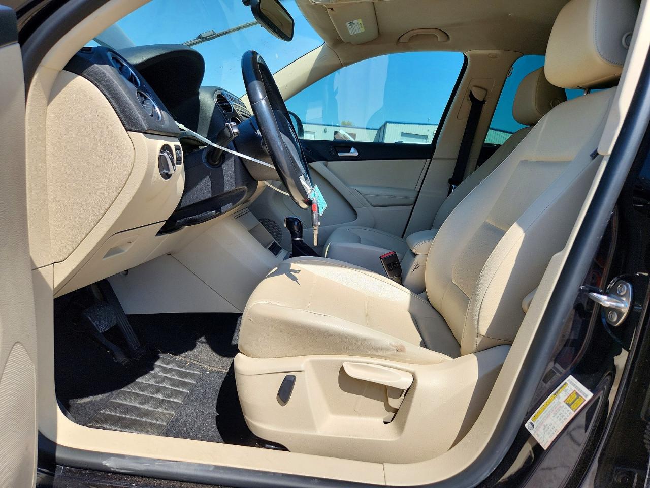 2013 Volkswagen Tiguan S Черный vin: WVGAV3AXXDW569861