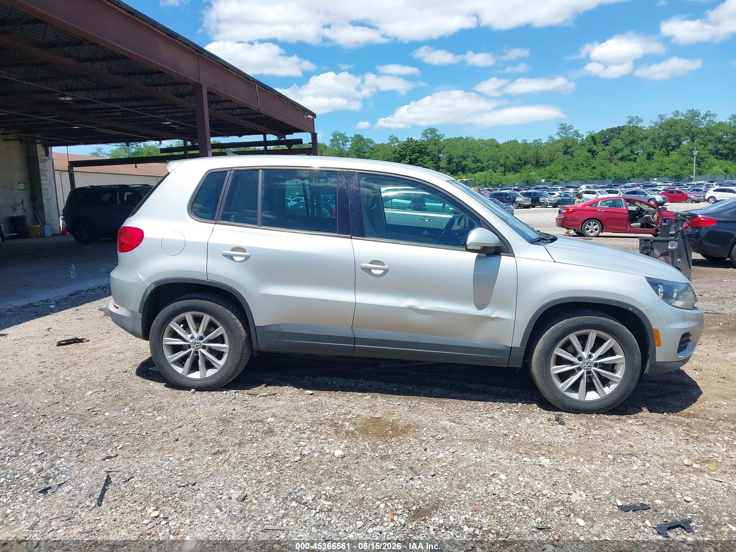 2014 Volkswagen Tiguan Se Серый vin: WVGAV3AXXEW042386