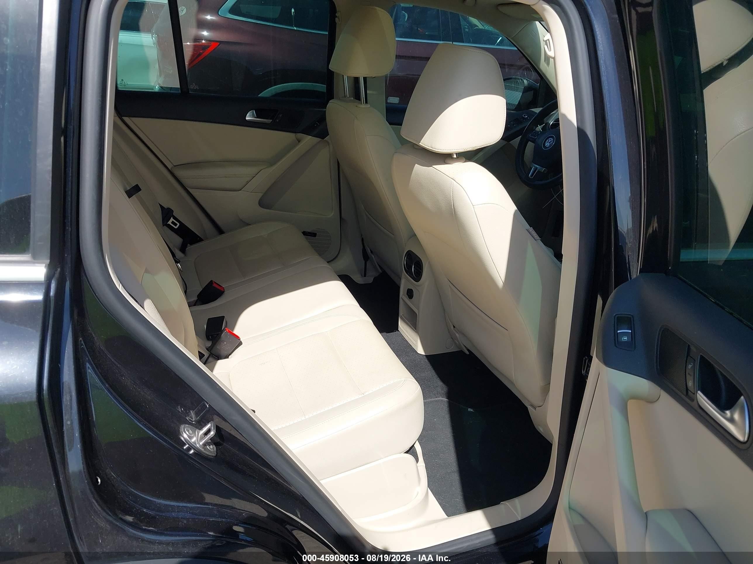 2014 Volkswagen Tiguan Sel Black vin: WVGAV3AXXEW548428