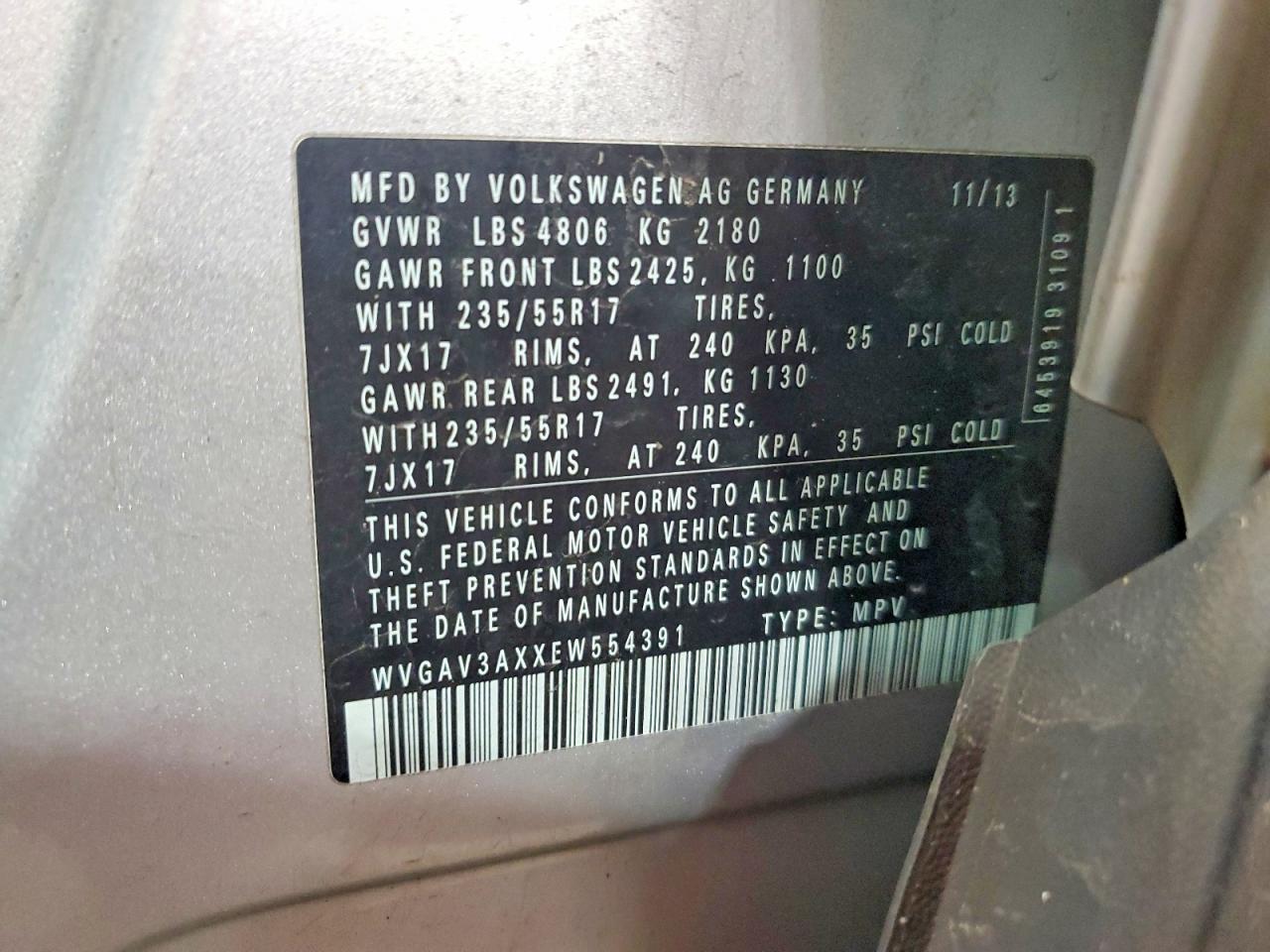 2014 Volkswagen Tiguan S Silver vin: WVGAV3AXXEW554391