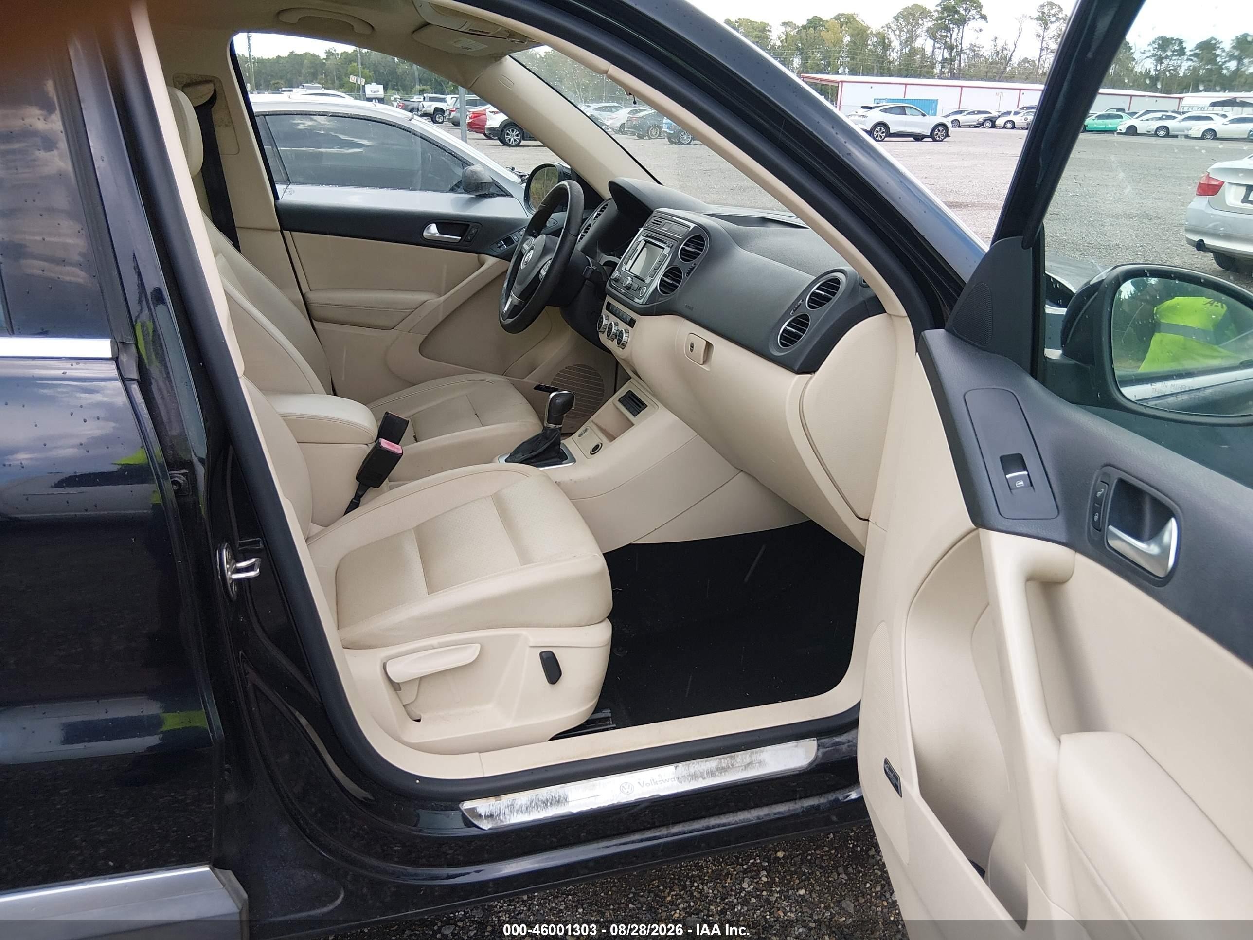 2014 Volkswagen Tiguan Sel Black vin: WVGAV3AXXEW559896