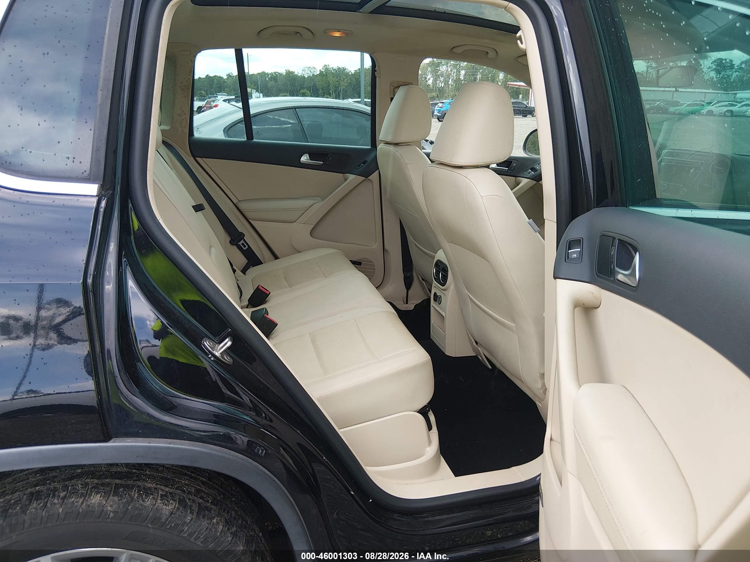 2014 Volkswagen Tiguan Sel Black vin: WVGAV3AXXEW559896