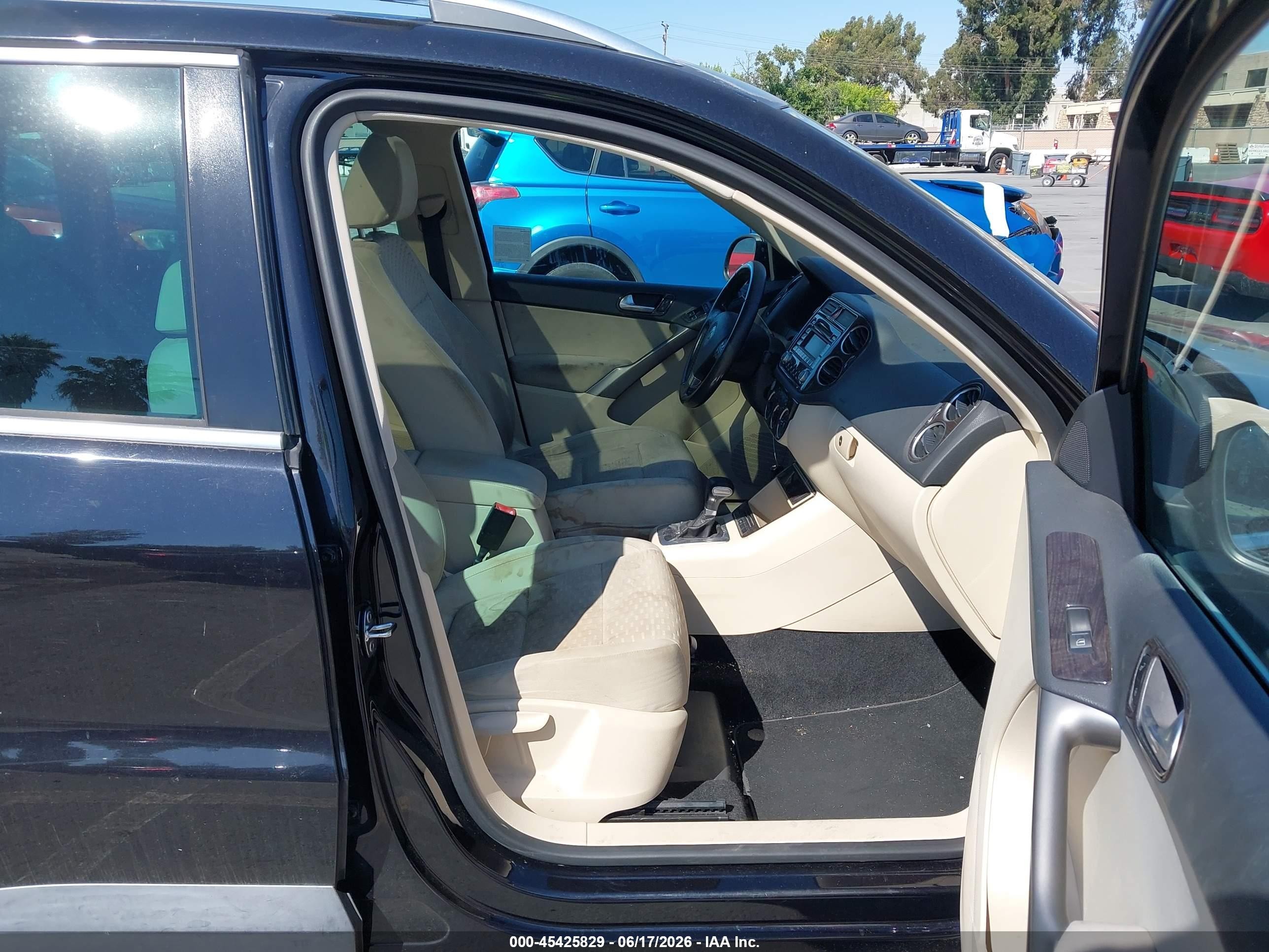 2009 Volkswagen Tiguan S/se/sel Black vin: WVGAV75N09W002307