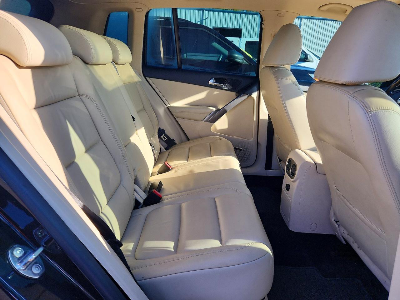 2009 Volkswagen Tiguan S Черный vin: WVGAV75N09W502662