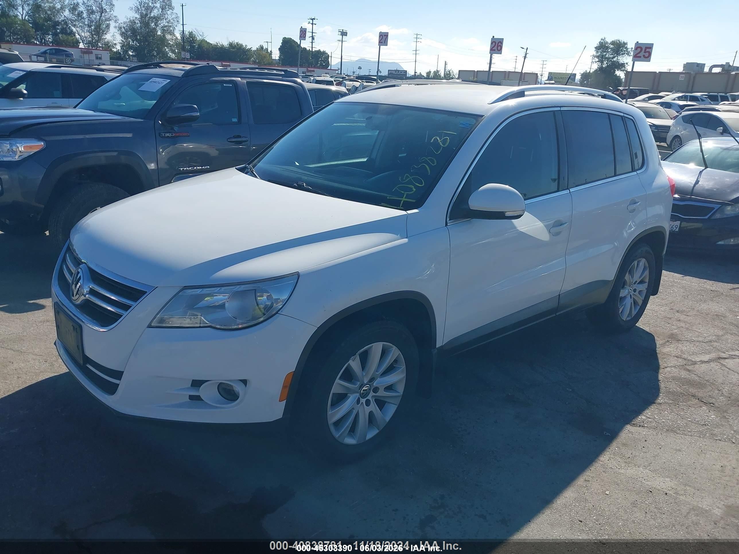 2009 Volkswagen Tiguan Se White vin: WVGAV75N09W524631