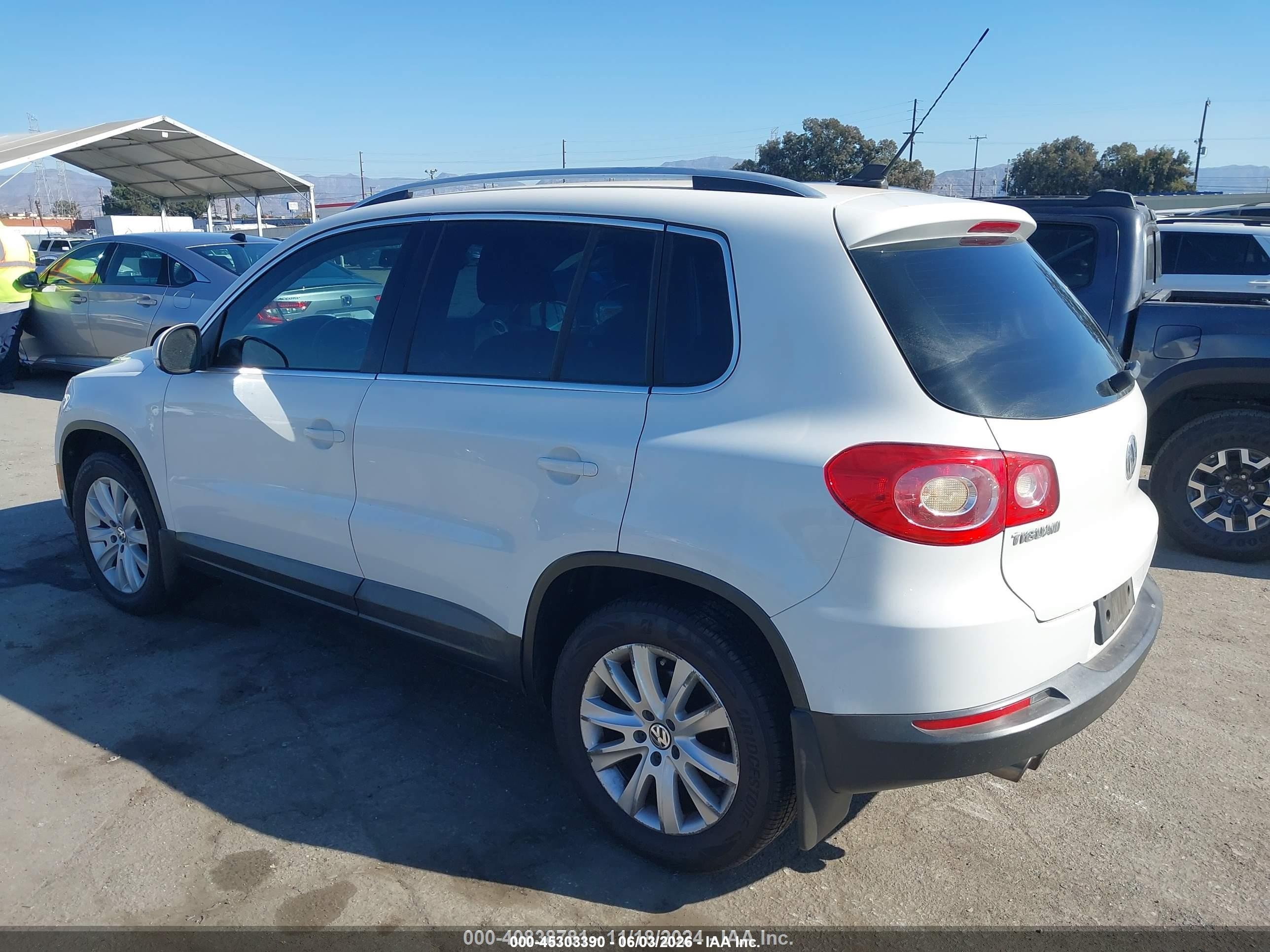 2009 Volkswagen Tiguan Se White vin: WVGAV75N09W524631