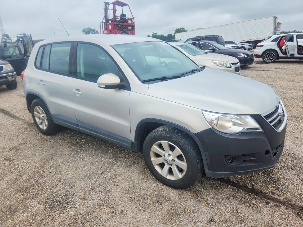 2009 Volkswagen Tiguan S Silver vin: WVGAV75N09W527156