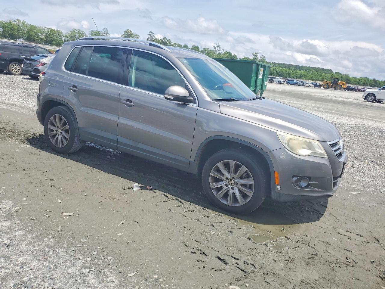 2009 Volkswagen Tiguan S Gray vin: WVGAV75N19W521334