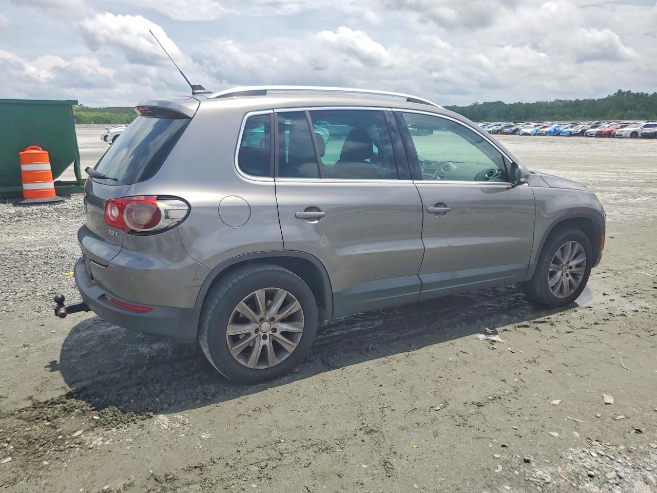 2009 Volkswagen Tiguan S Gray vin: WVGAV75N19W521334