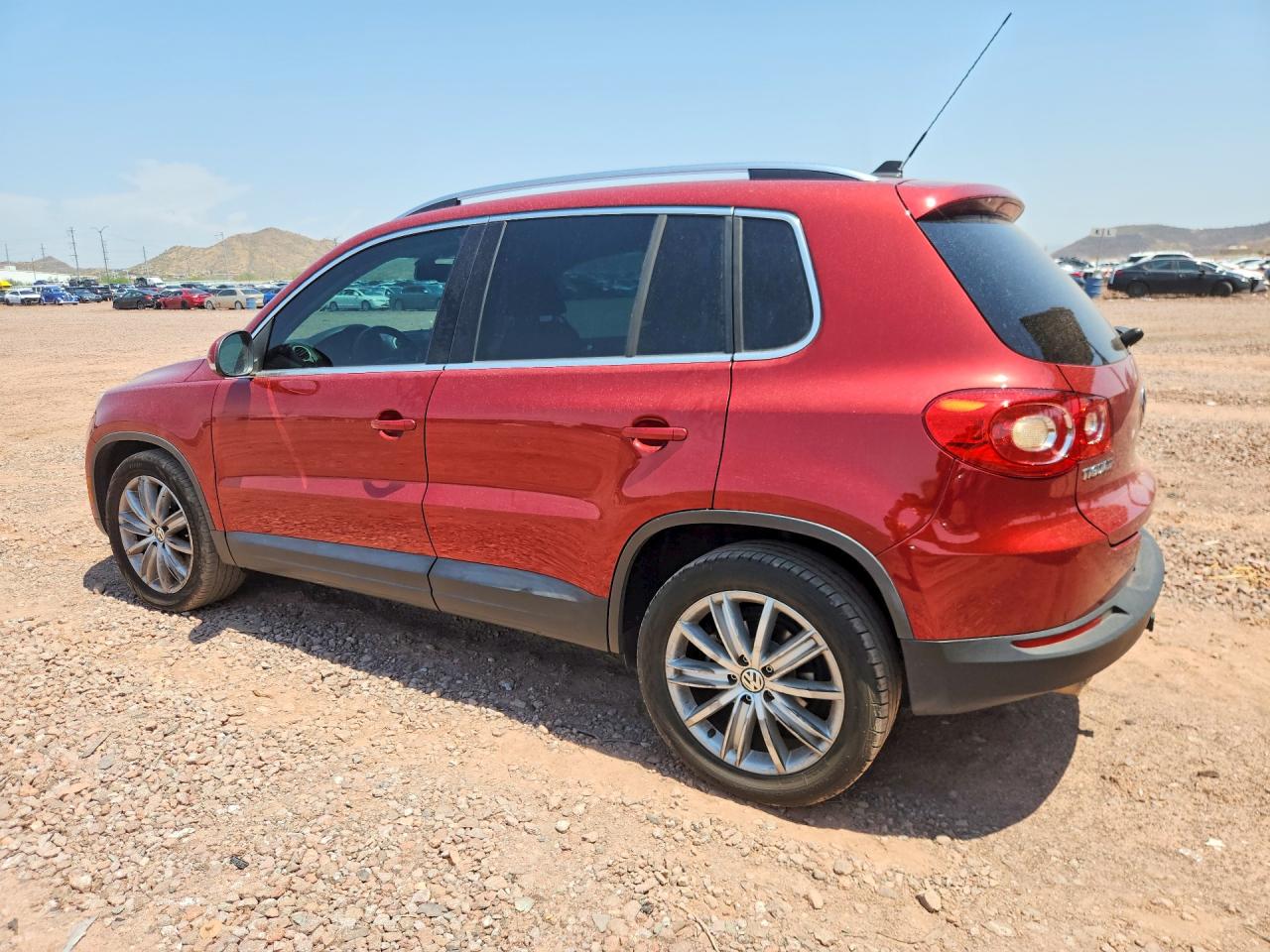 2009 Volkswagen Tiguan S Red vin: WVGAV75N19W526341