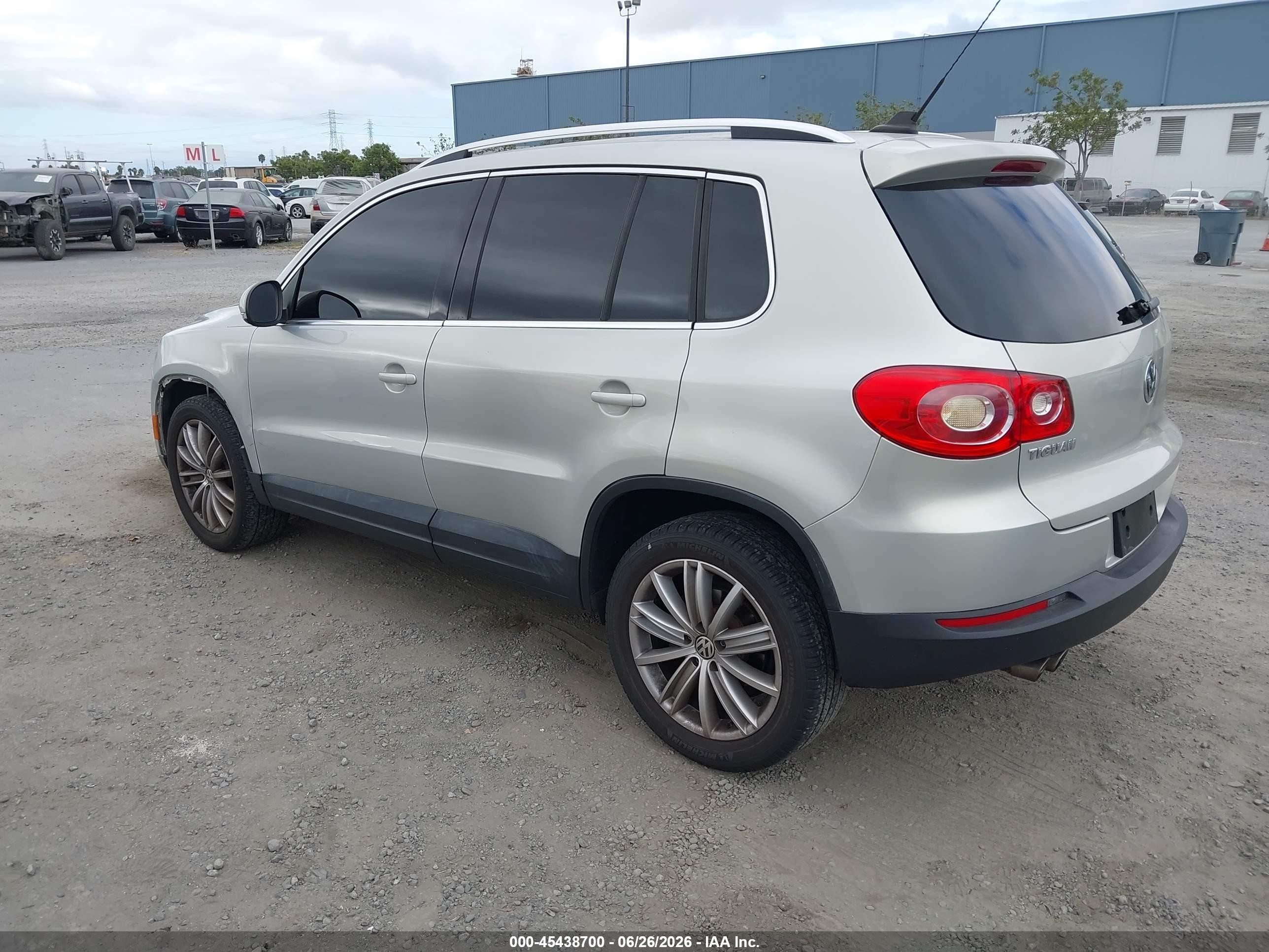 2009 Volkswagen Tiguan S/se/sel Silver vin: WVGAV75N39W514773