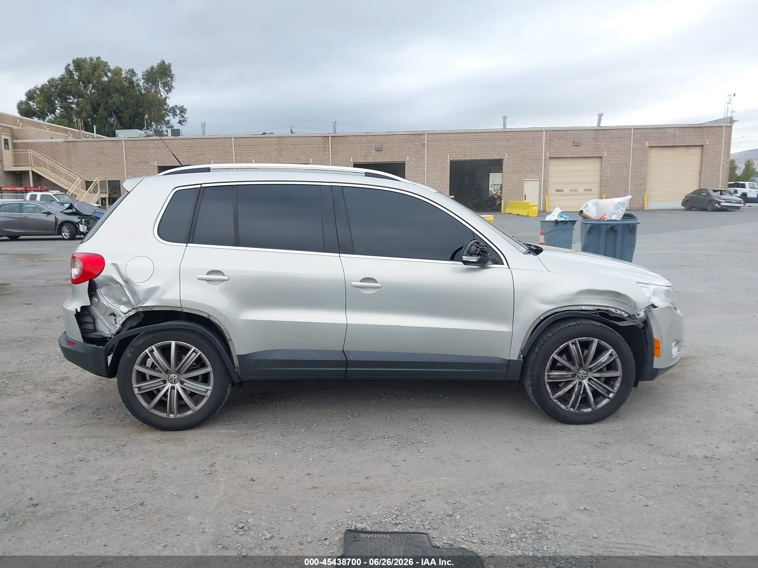 2009 Volkswagen Tiguan S/se/sel Silver vin: WVGAV75N39W514773