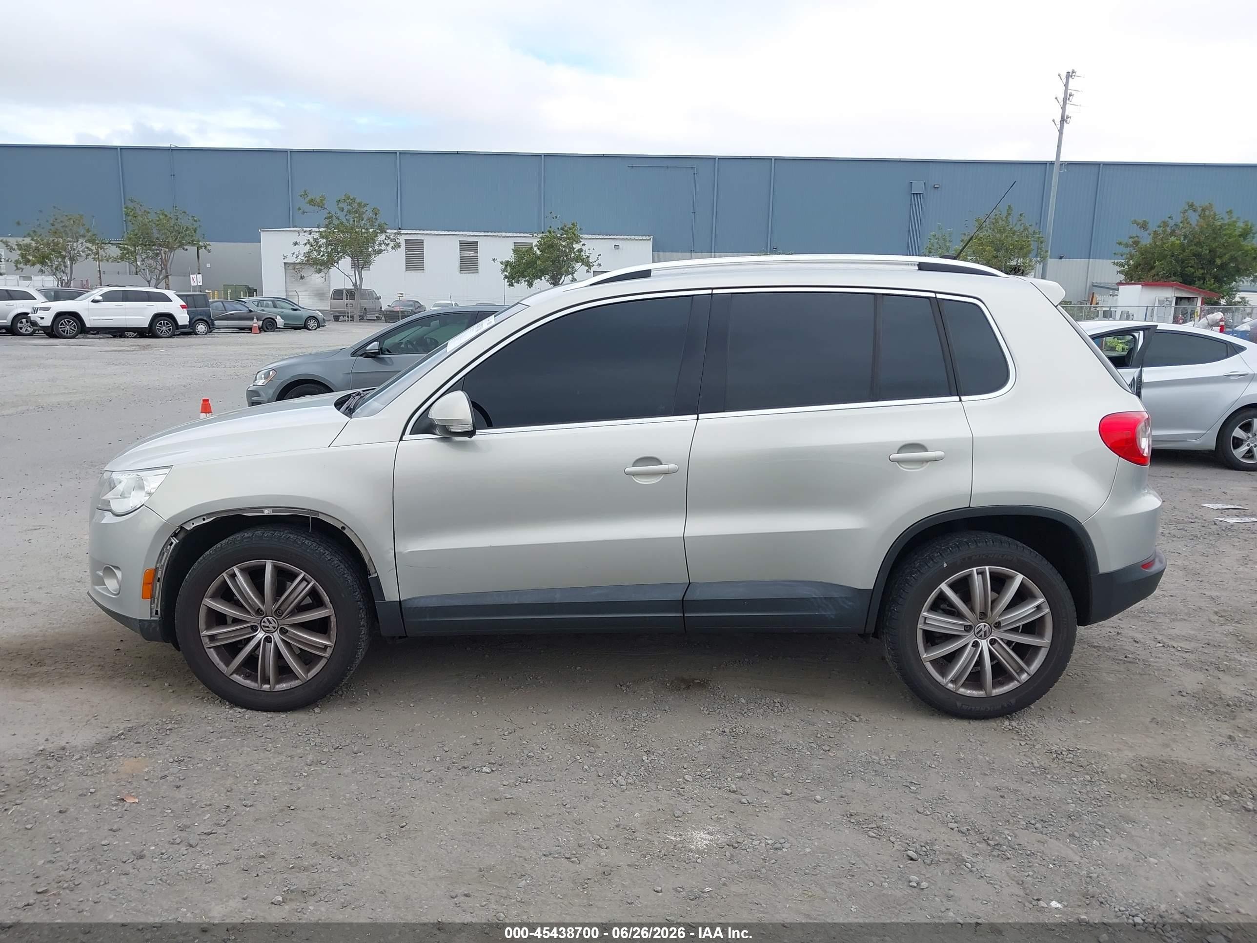 2009 Volkswagen Tiguan S/se/sel Silver vin: WVGAV75N39W514773