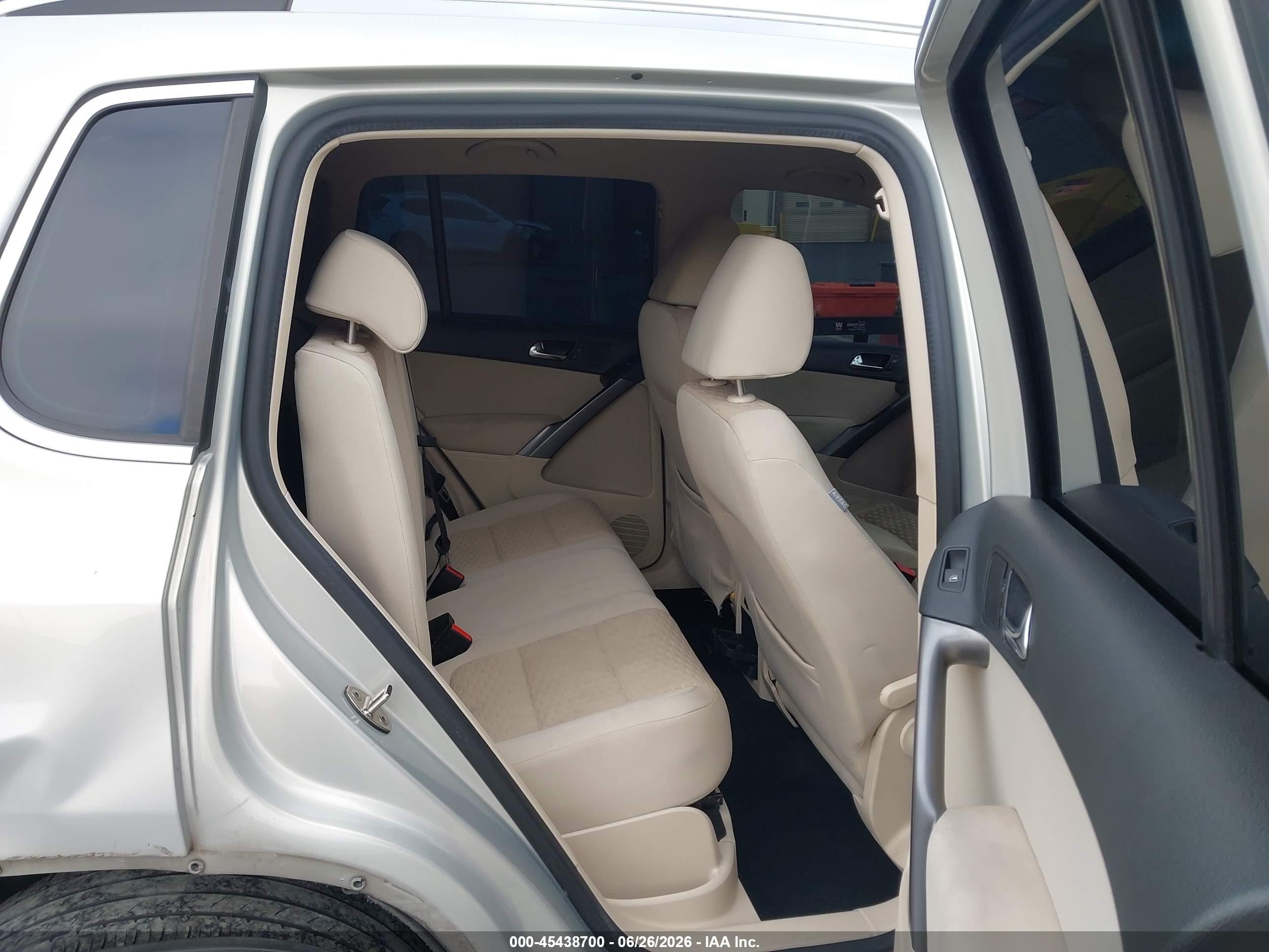 2009 Volkswagen Tiguan S/se/sel Silver vin: WVGAV75N39W514773