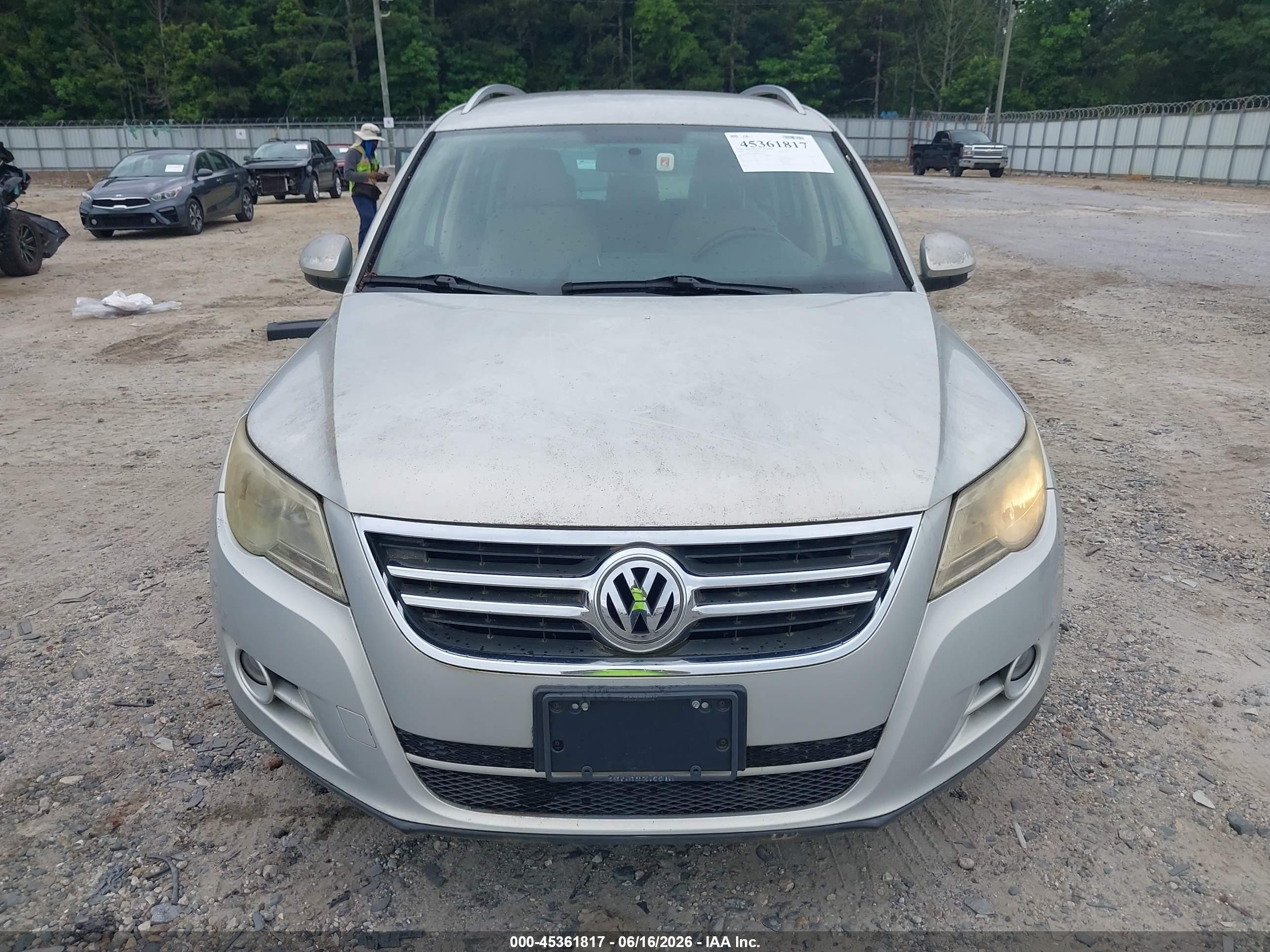 2009 Volkswagen Tiguan Se Бежевый vin: WVGAV75N39W518676