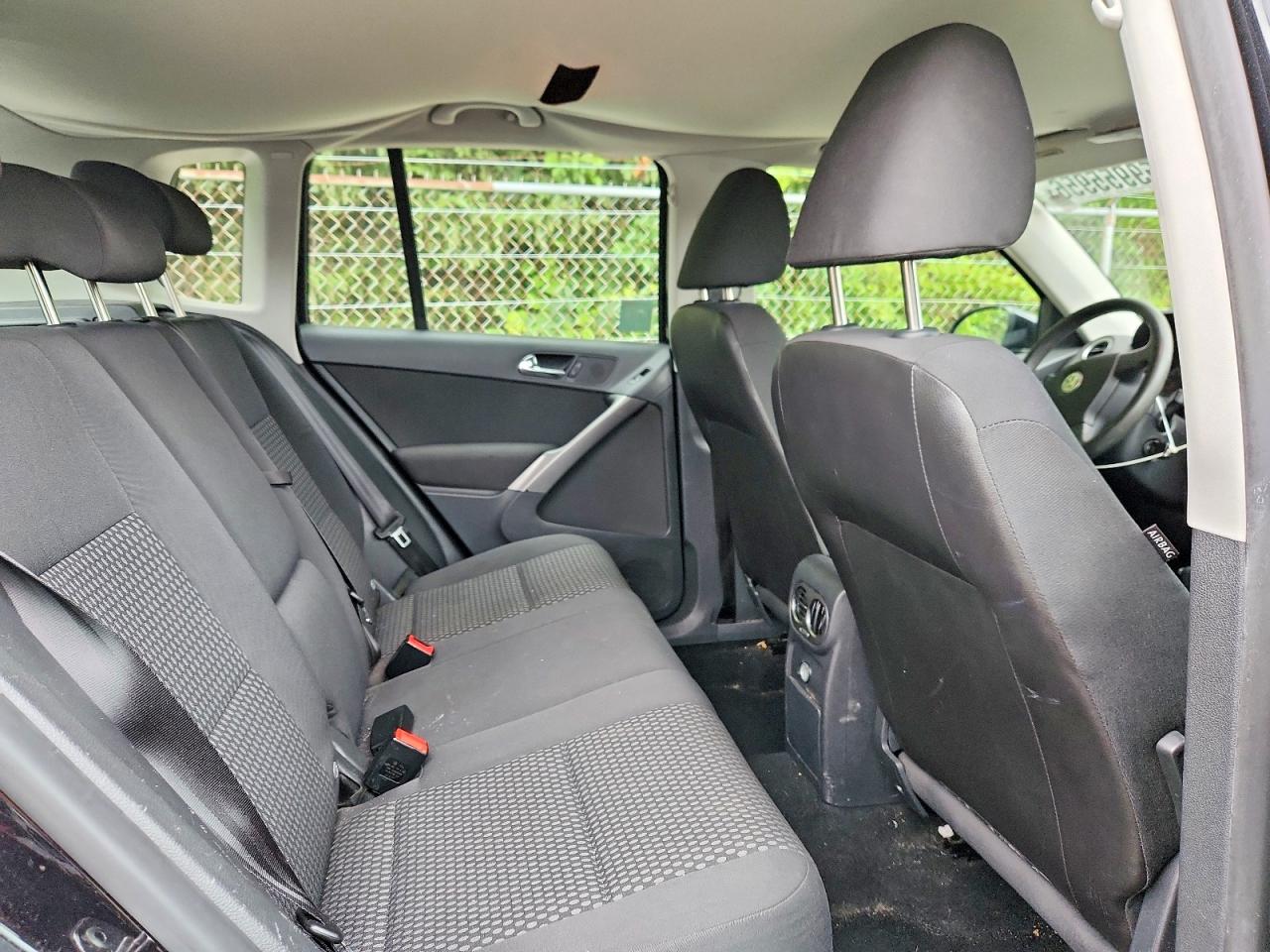 2009 Volkswagen Tiguan S Black vin: WVGAV75N49W512367