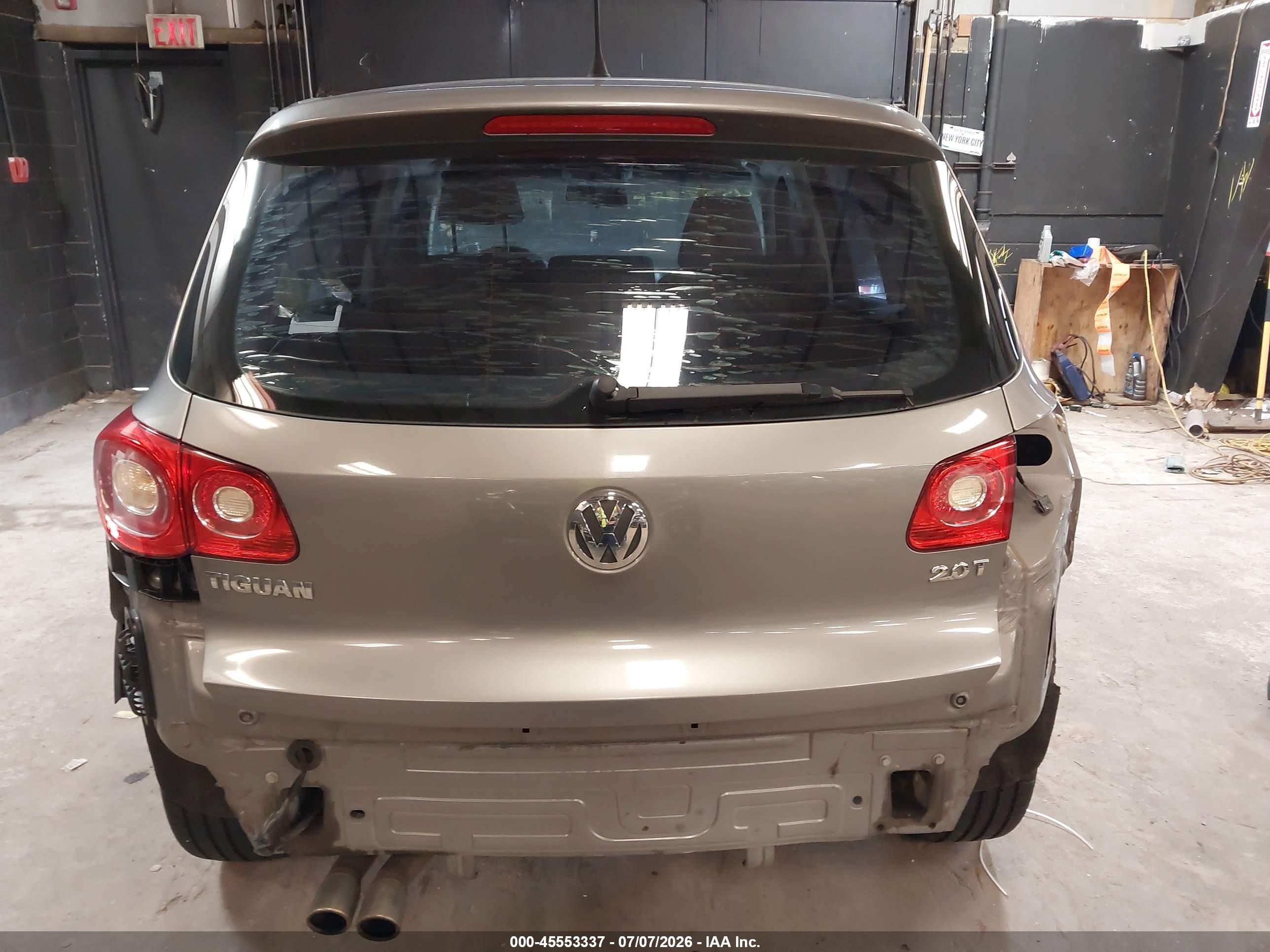 2009 Volkswagen Tiguan S/se/sel Gray vin: WVGAV75N49W513227