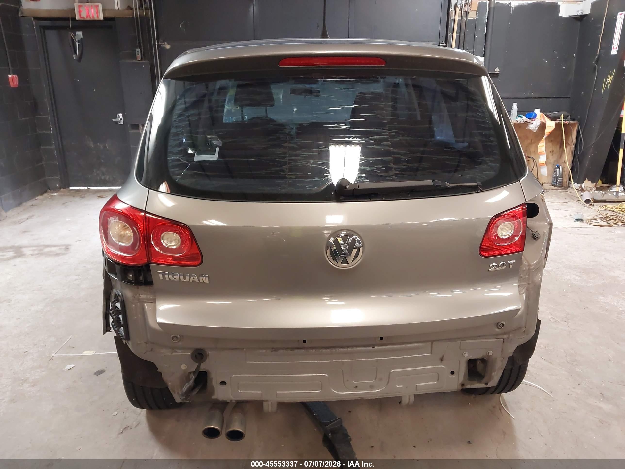 2009 Volkswagen Tiguan S/se/sel Gray vin: WVGAV75N49W513227