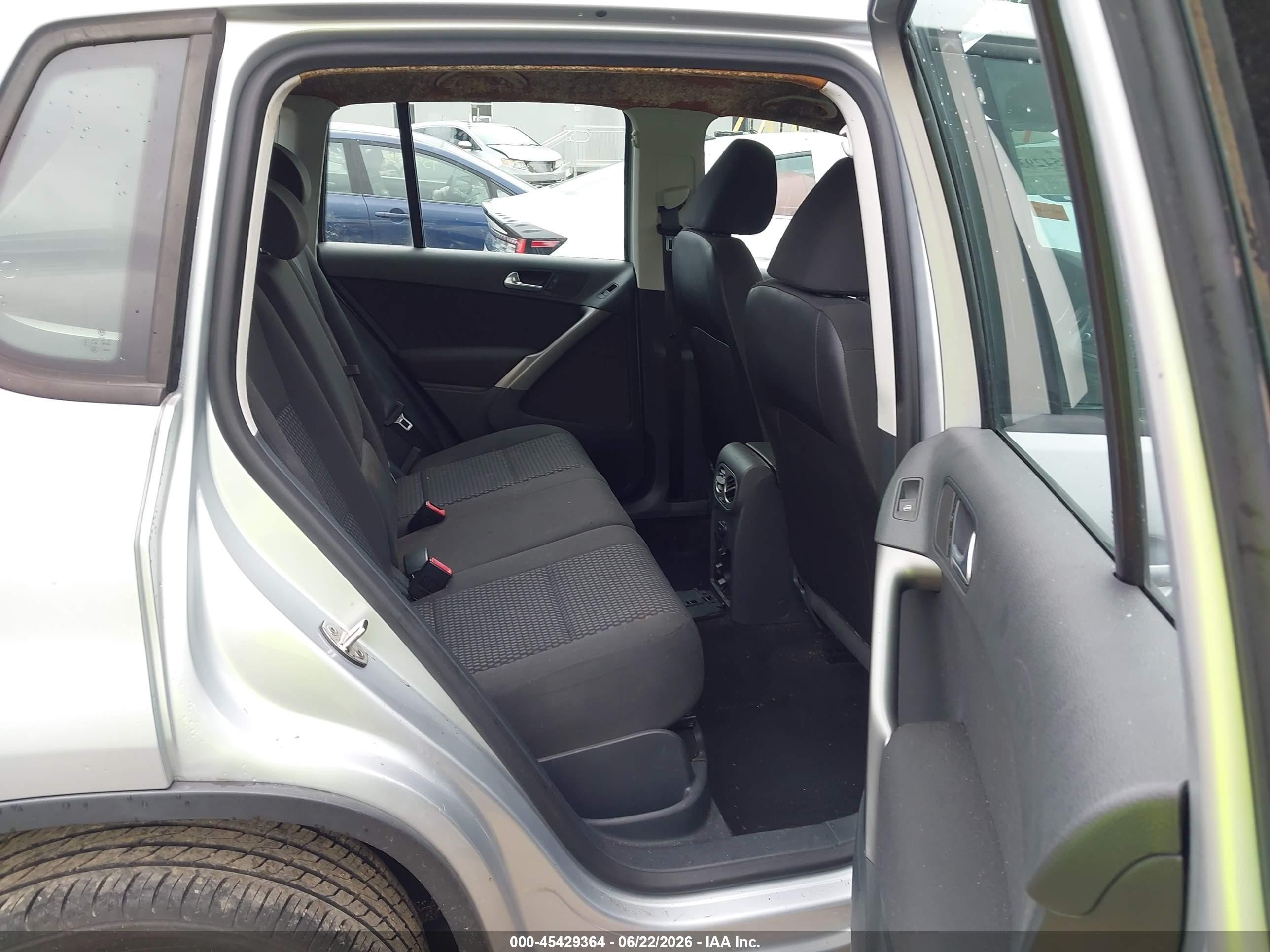 2009 Volkswagen Tiguan S/se/sel Silver vin: WVGAV75N59W002643