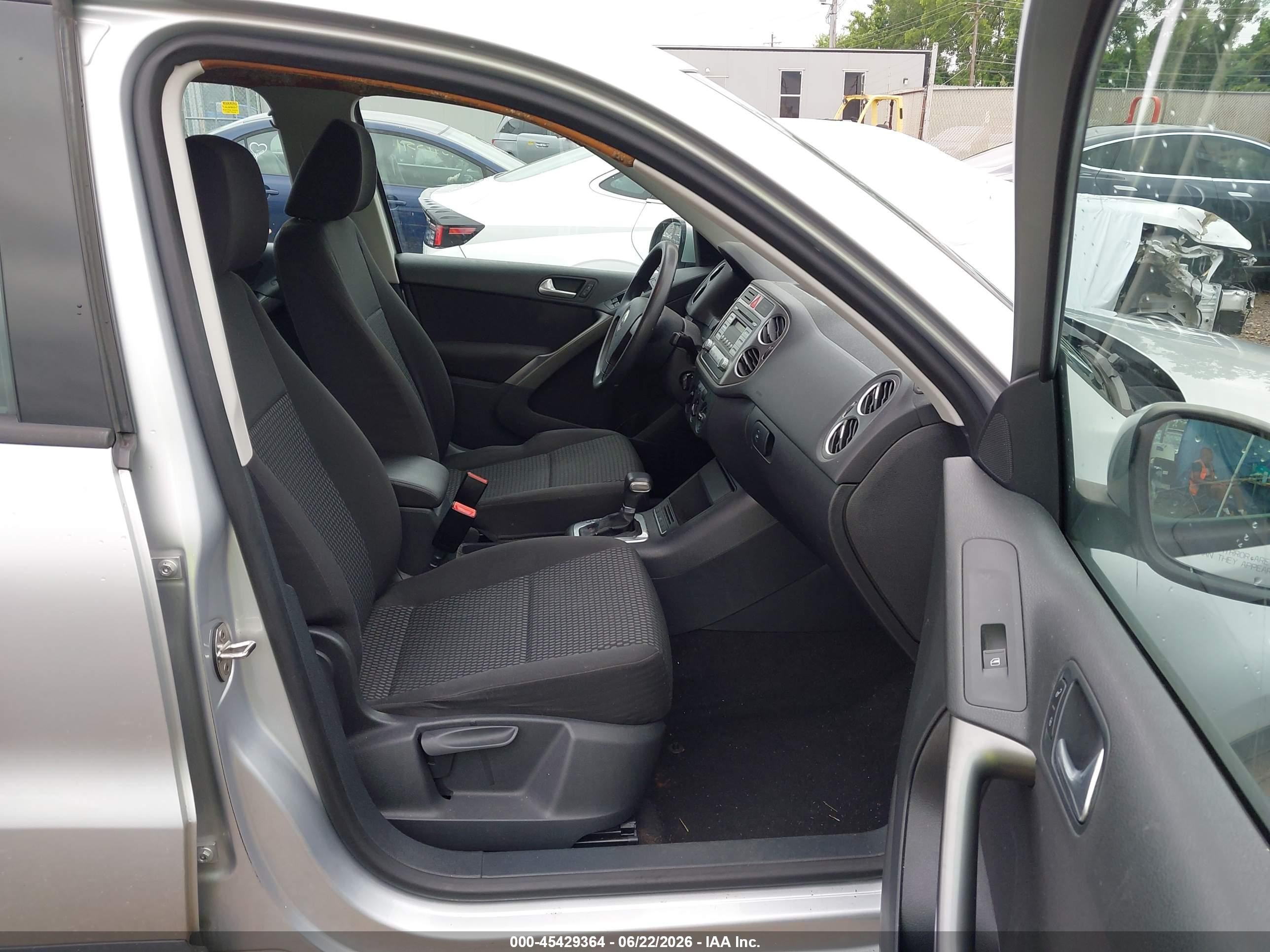 2009 Volkswagen Tiguan S/se/sel Silver vin: WVGAV75N59W002643