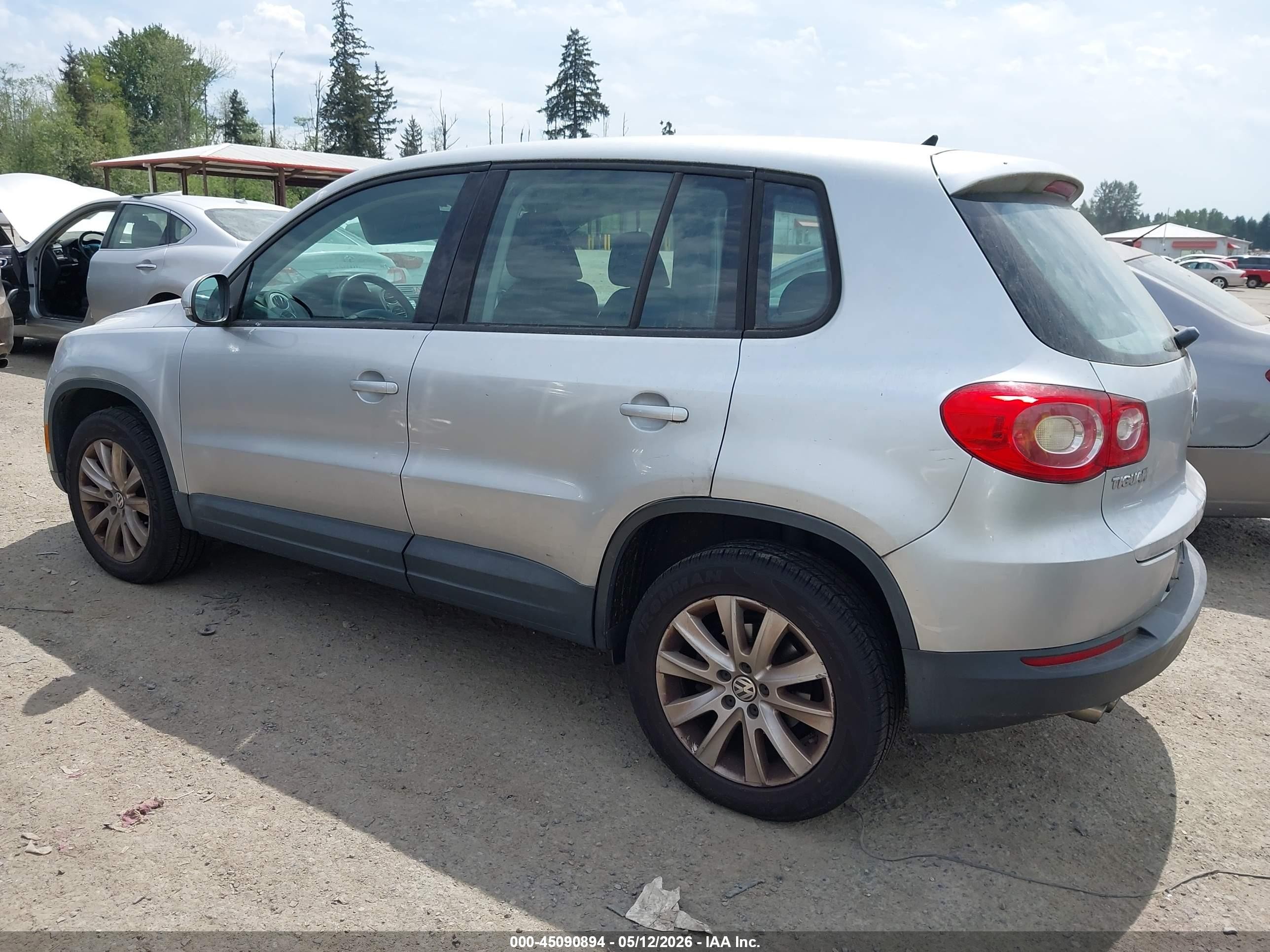 2009 Volkswagen Tiguan S/se/sel Серебряный vin: WVGAV75N59W504519