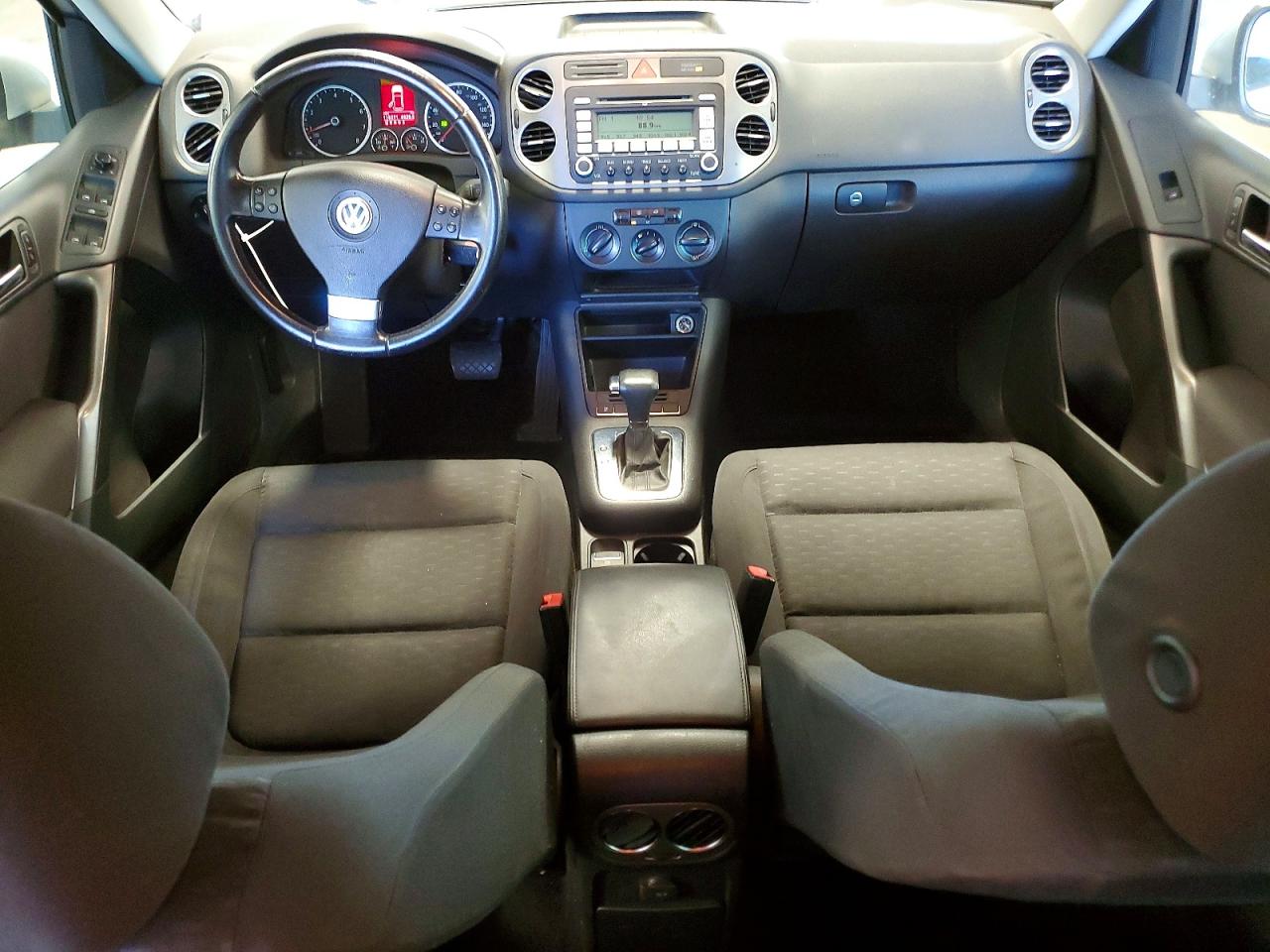 2009 Volkswagen Tiguan S Silver vin: WVGAV75N59W505332