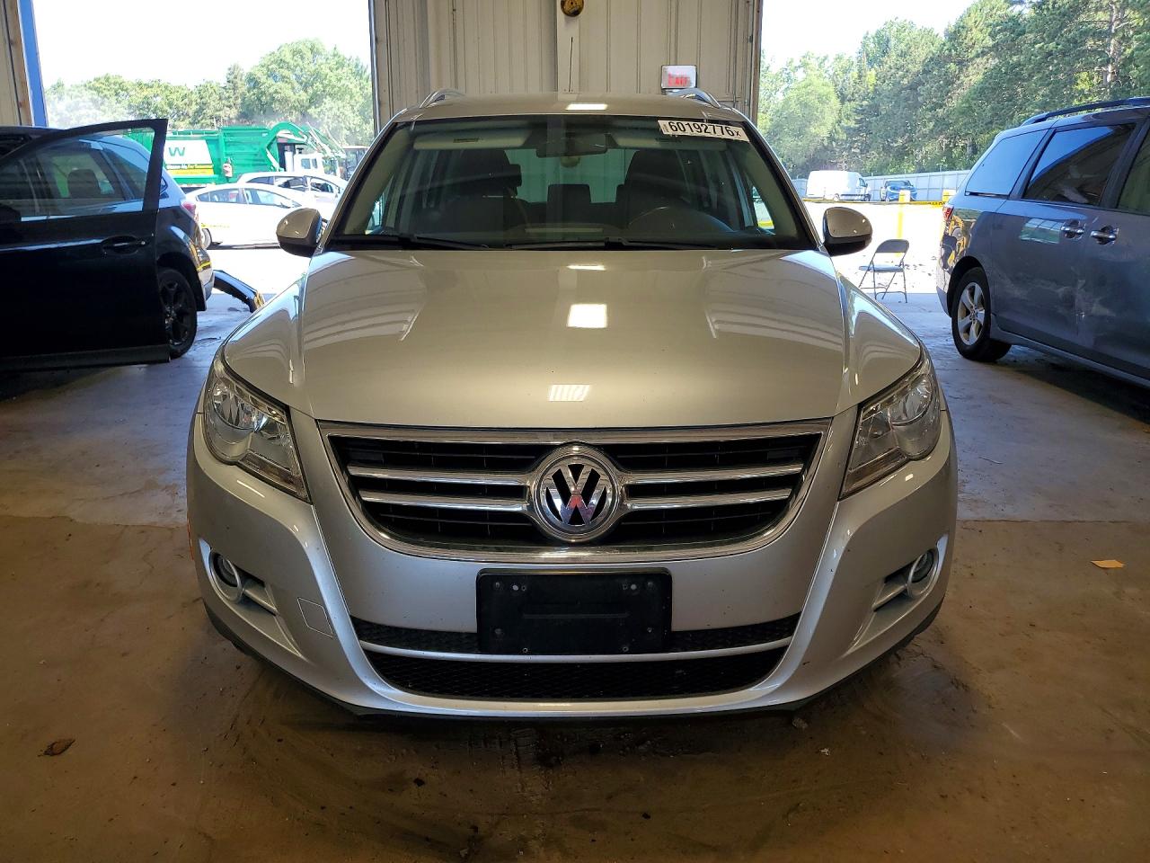 2009 Volkswagen Tiguan S Silver vin: WVGAV75N59W505332