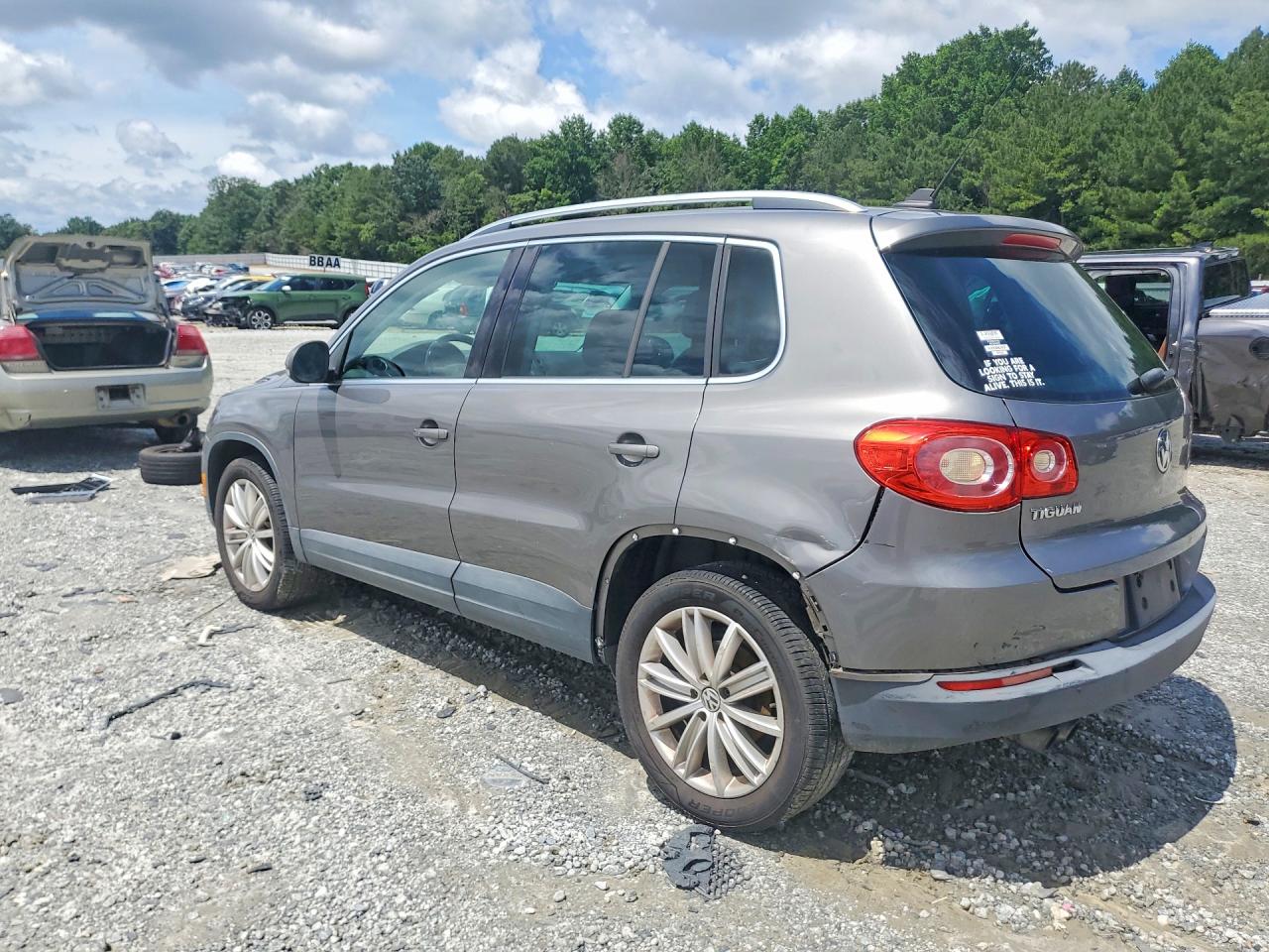 2009 Volkswagen Tiguan S Gray vin: WVGAV75N69W525945