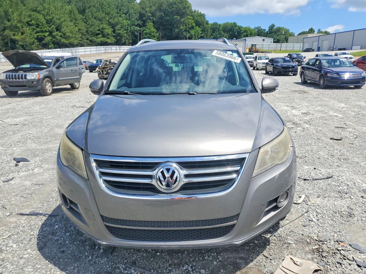 2009 Volkswagen Tiguan S Gray vin: WVGAV75N69W525945
