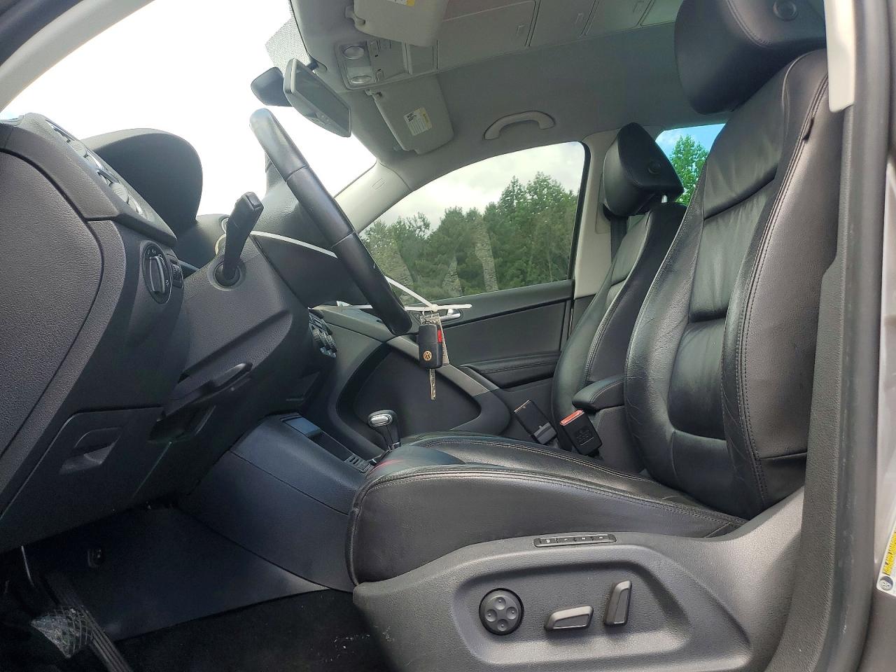 2009 Volkswagen Tiguan S Gray vin: WVGAV75N69W525945