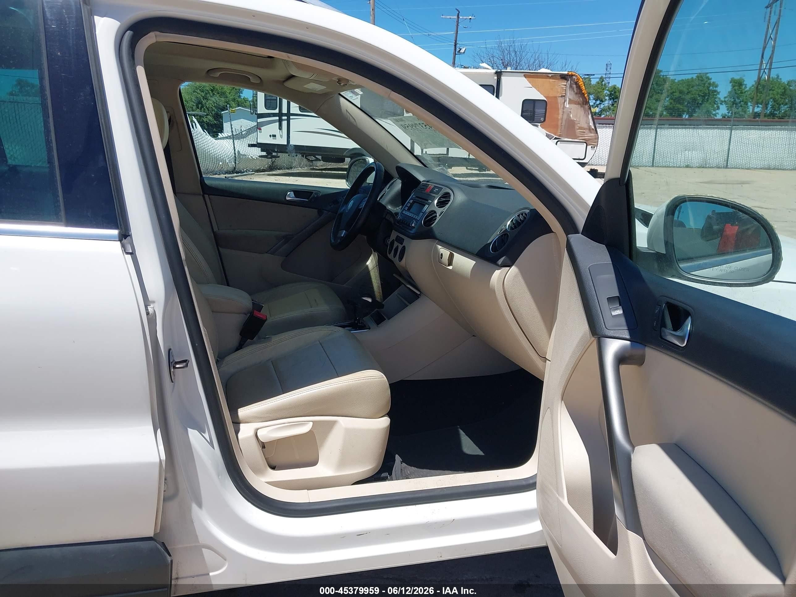 2009 Volkswagen Tiguan Se White vin: WVGAV75N79W544472