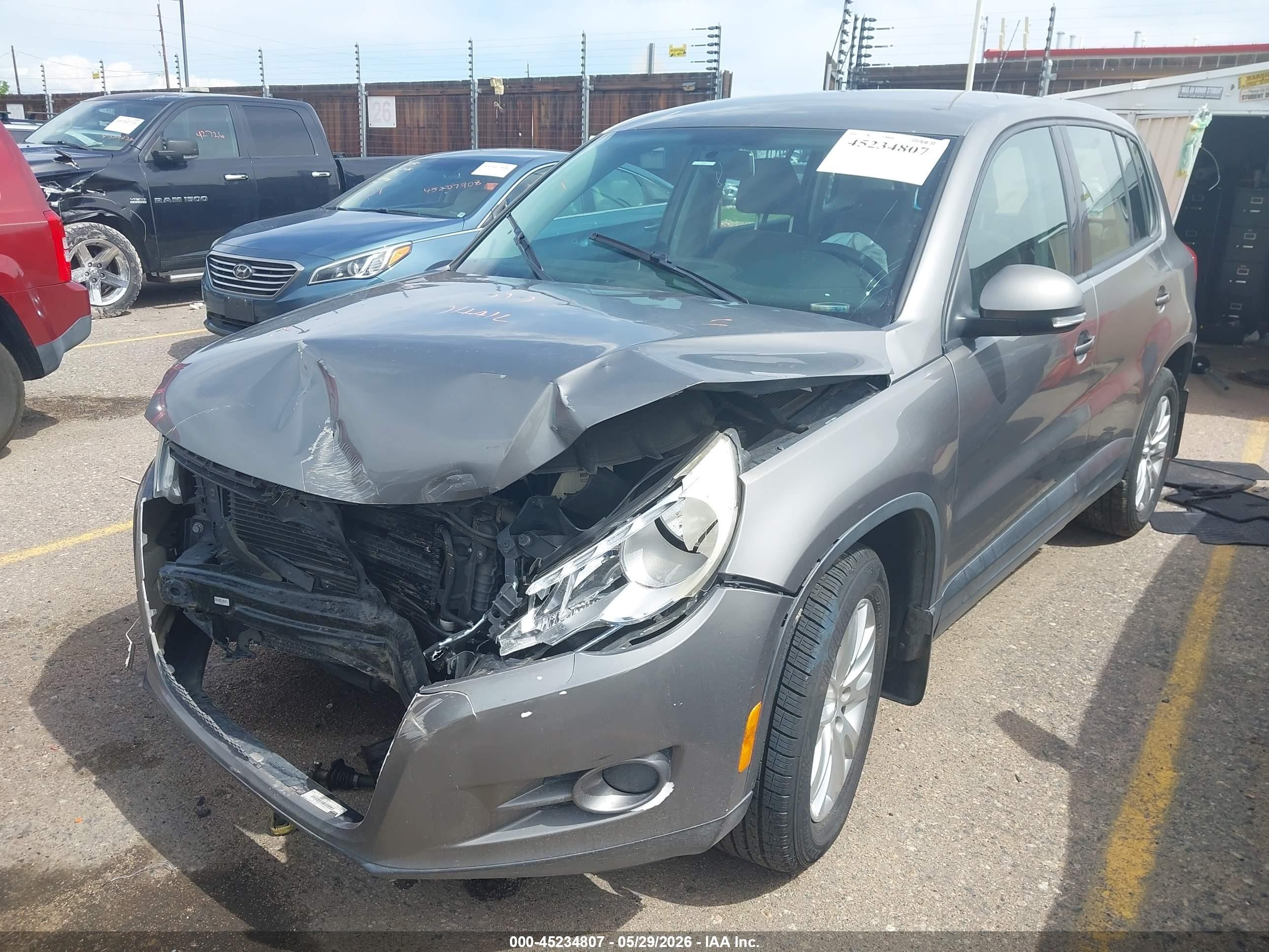 2009 Volkswagen Tiguan S/se/sel Gray vin: WVGAV75N89W004970