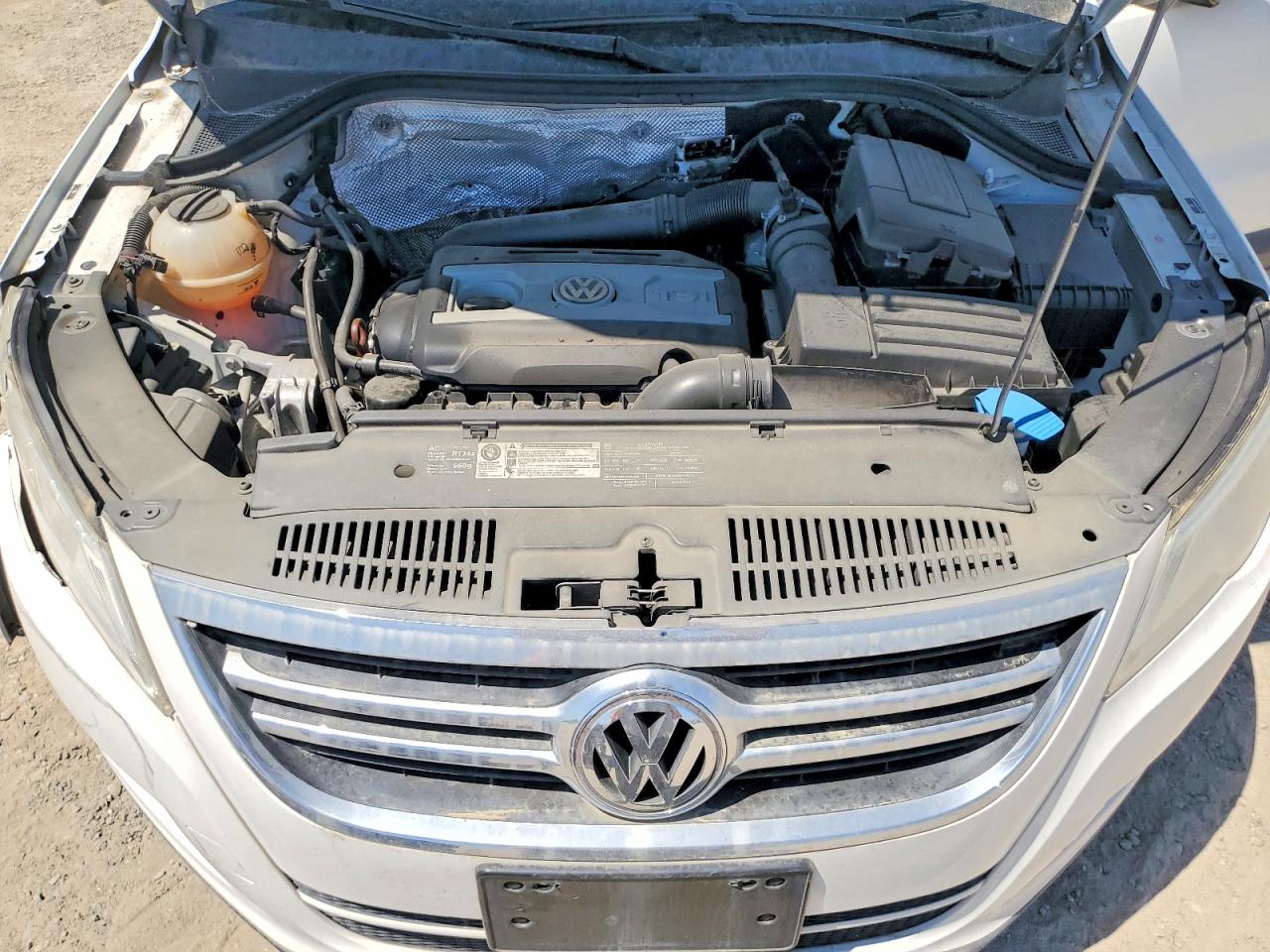 2011 Volkswagen Tiguan S White vin: WVGAV7AX0BW503520