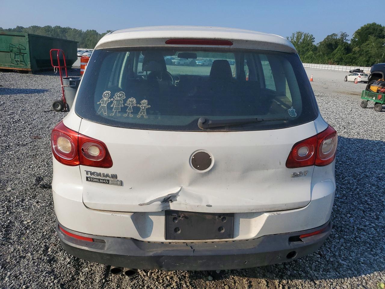 2011 Volkswagen Tiguan S White vin: WVGAV7AX0BW526845