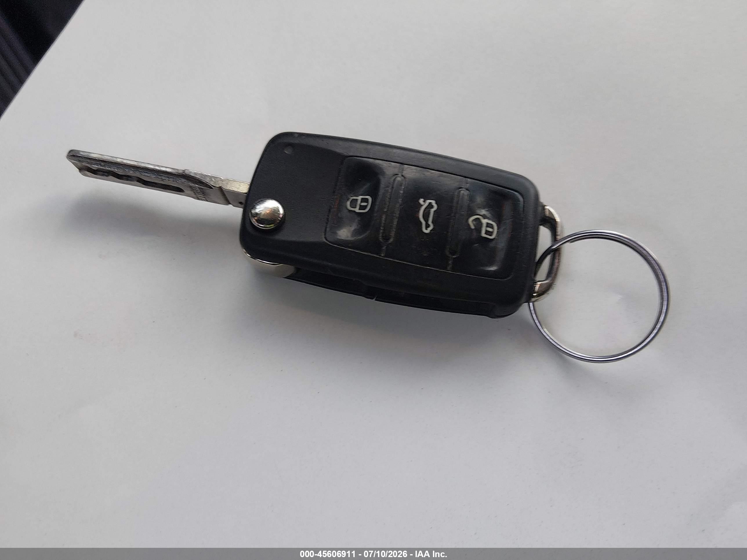 2011 Volkswagen Tiguan S White vin: WVGAV7AX0BW534427