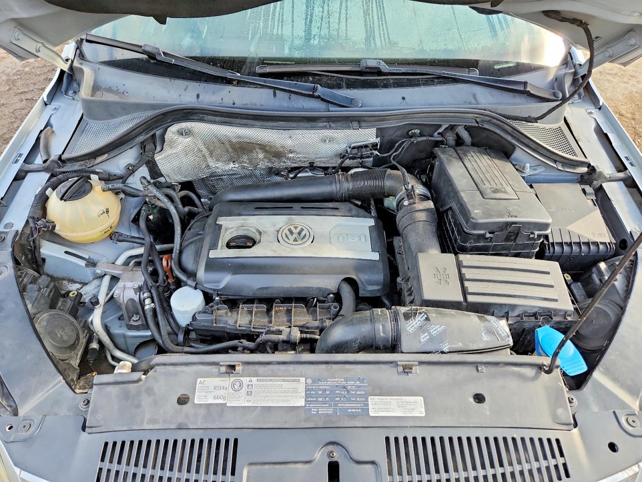 2011 Volkswagen Tiguan S Silver vin: WVGAV7AX0BW568643
