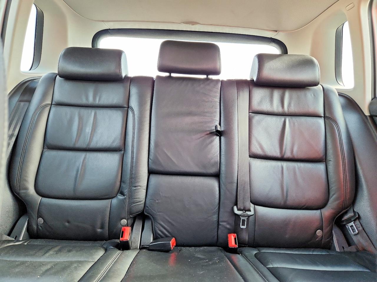 2011 Volkswagen Tiguan S Silver vin: WVGAV7AX0BW568643