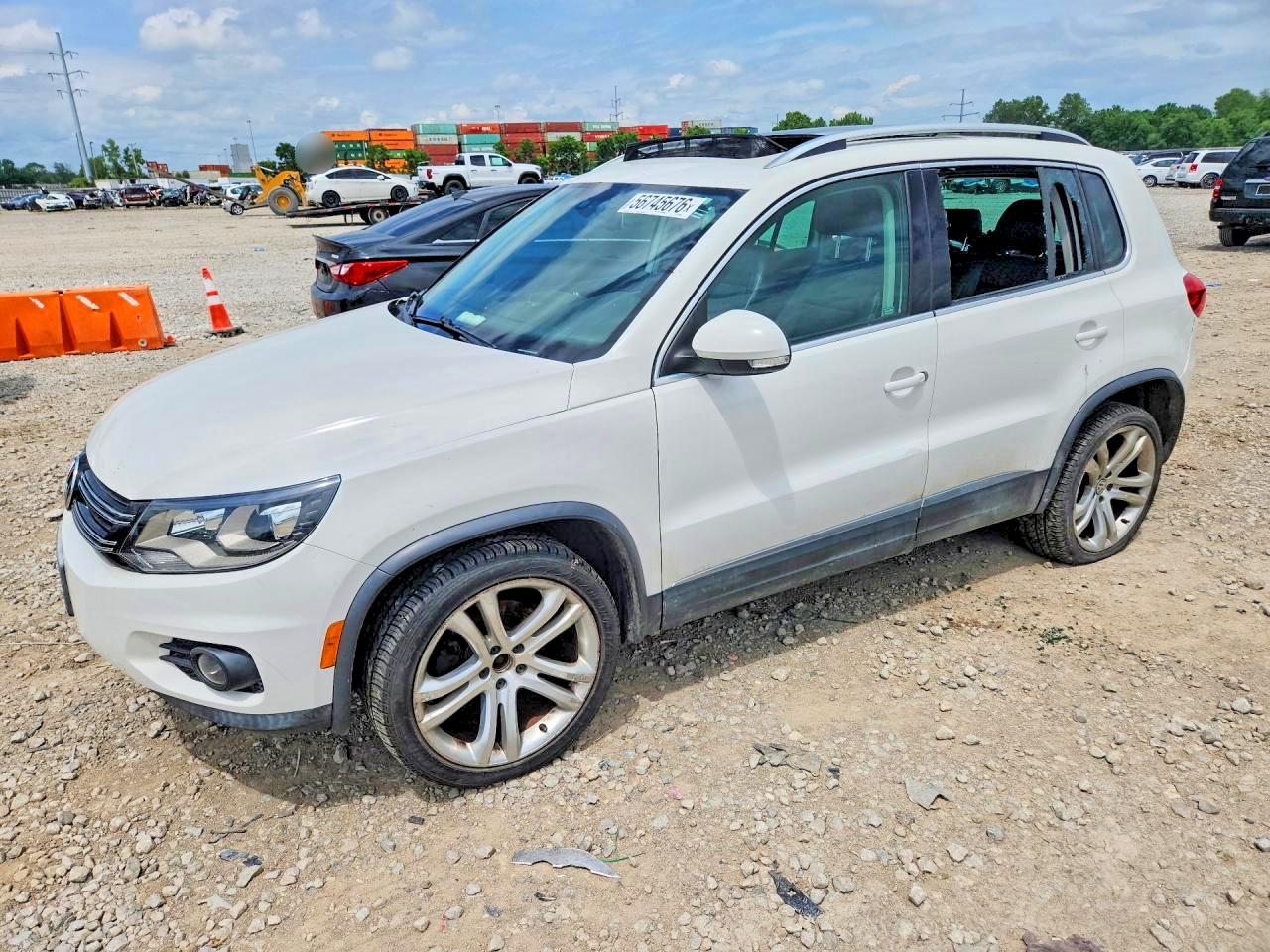 2012 Volkswagen Tiguan S White vin: WVGAV7AX0CW001804