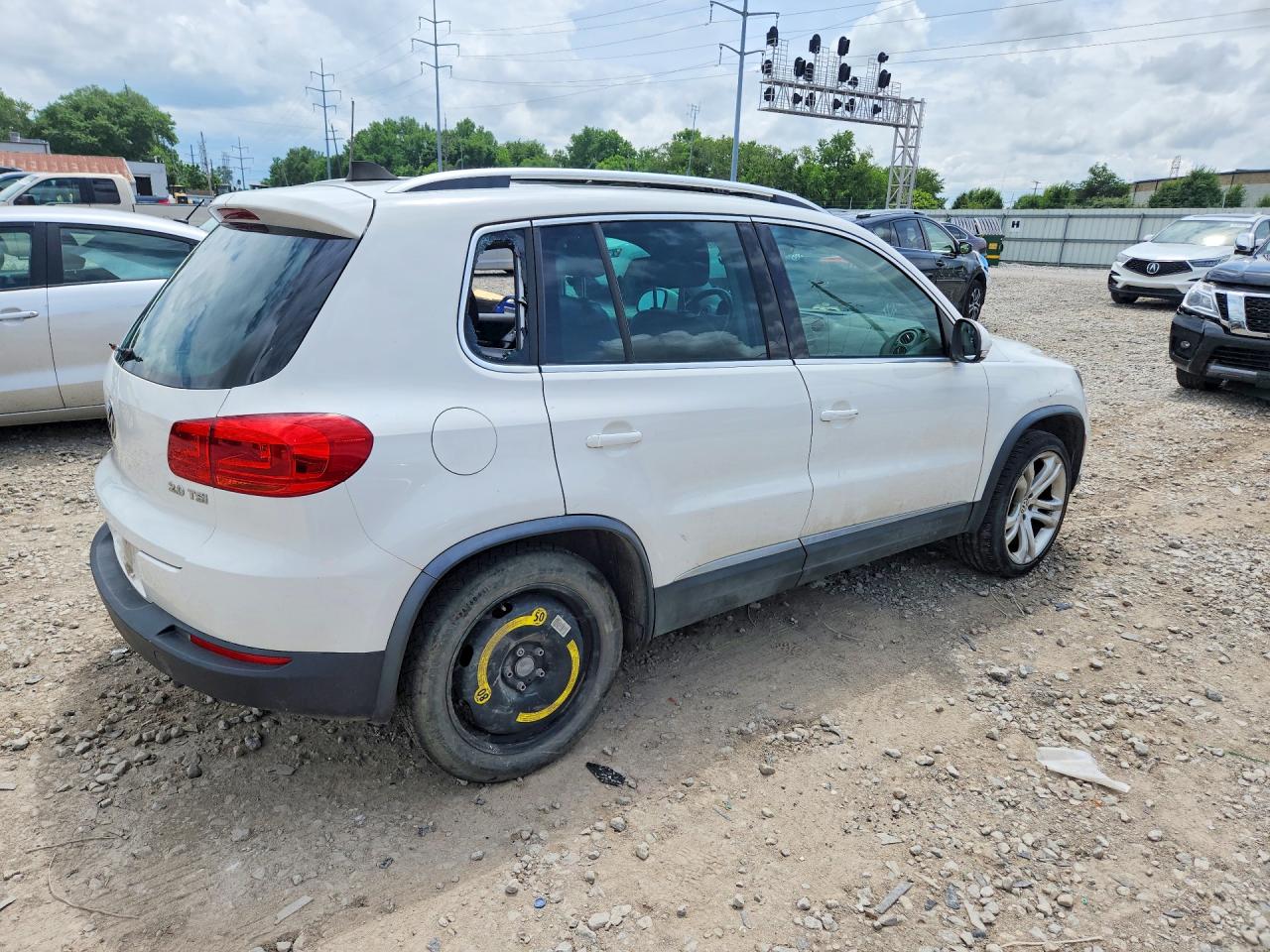 2012 Volkswagen Tiguan S White vin: WVGAV7AX0CW001804