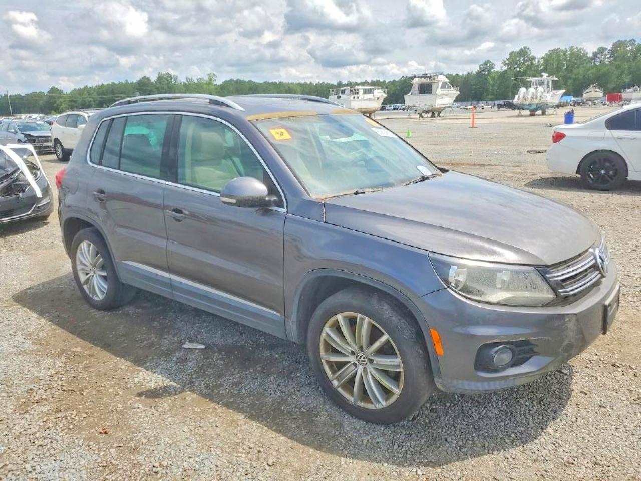 2012 Volkswagen Tiguan S Green vin: WVGAV7AX0CW003956