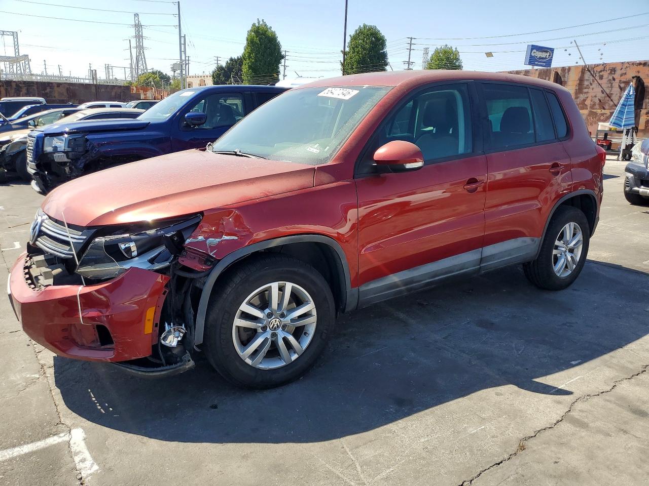 2012 Volkswagen Tiguan S Burgundy vin: WVGAV7AX0CW003987
