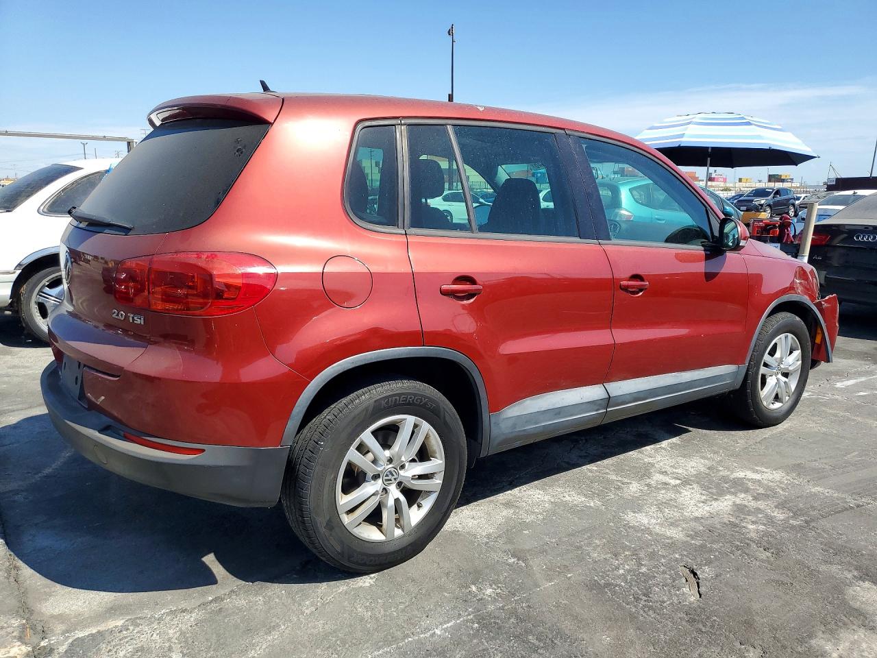 2012 Volkswagen Tiguan S Burgundy vin: WVGAV7AX0CW003987