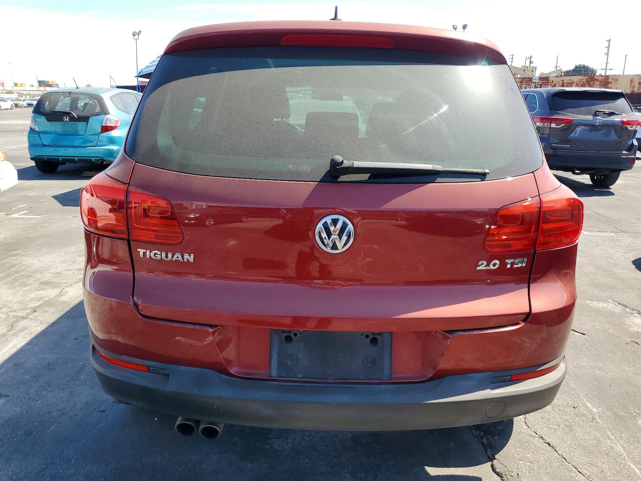 2012 Volkswagen Tiguan S Burgundy vin: WVGAV7AX0CW003987