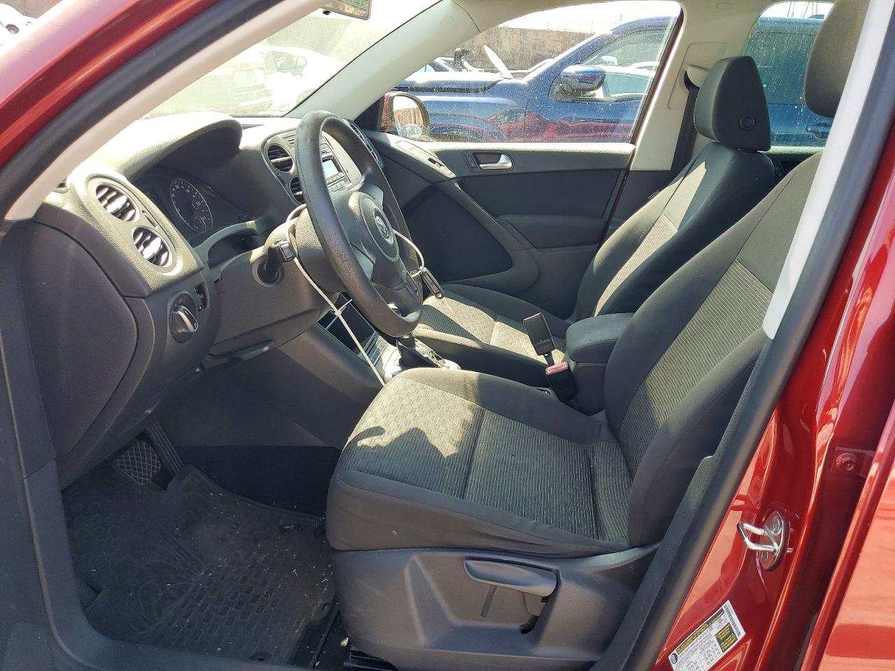 2012 Volkswagen Tiguan S Burgundy vin: WVGAV7AX0CW003987