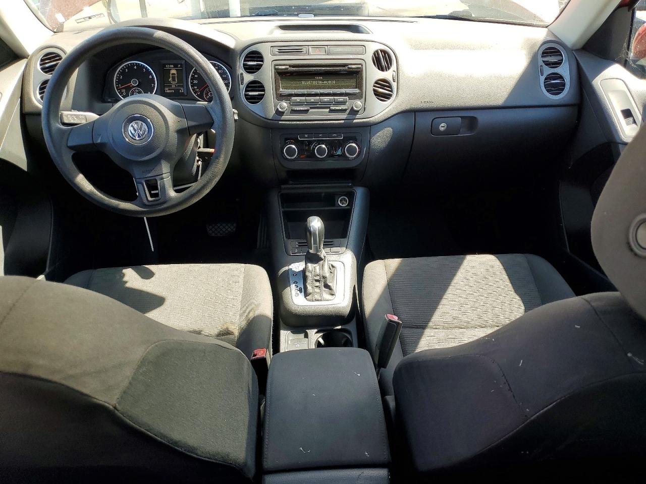 2012 Volkswagen Tiguan S Burgundy vin: WVGAV7AX0CW003987