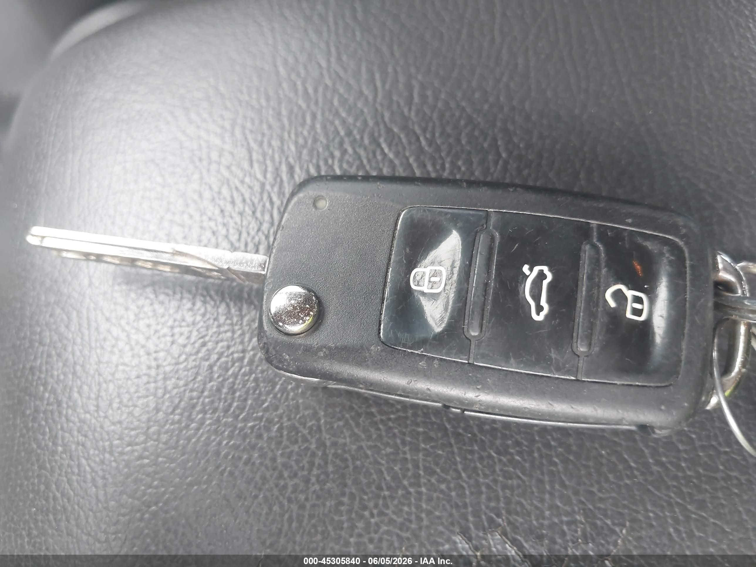 2012 Volkswagen Tiguan S Gray vin: WVGAV7AX0CW006372